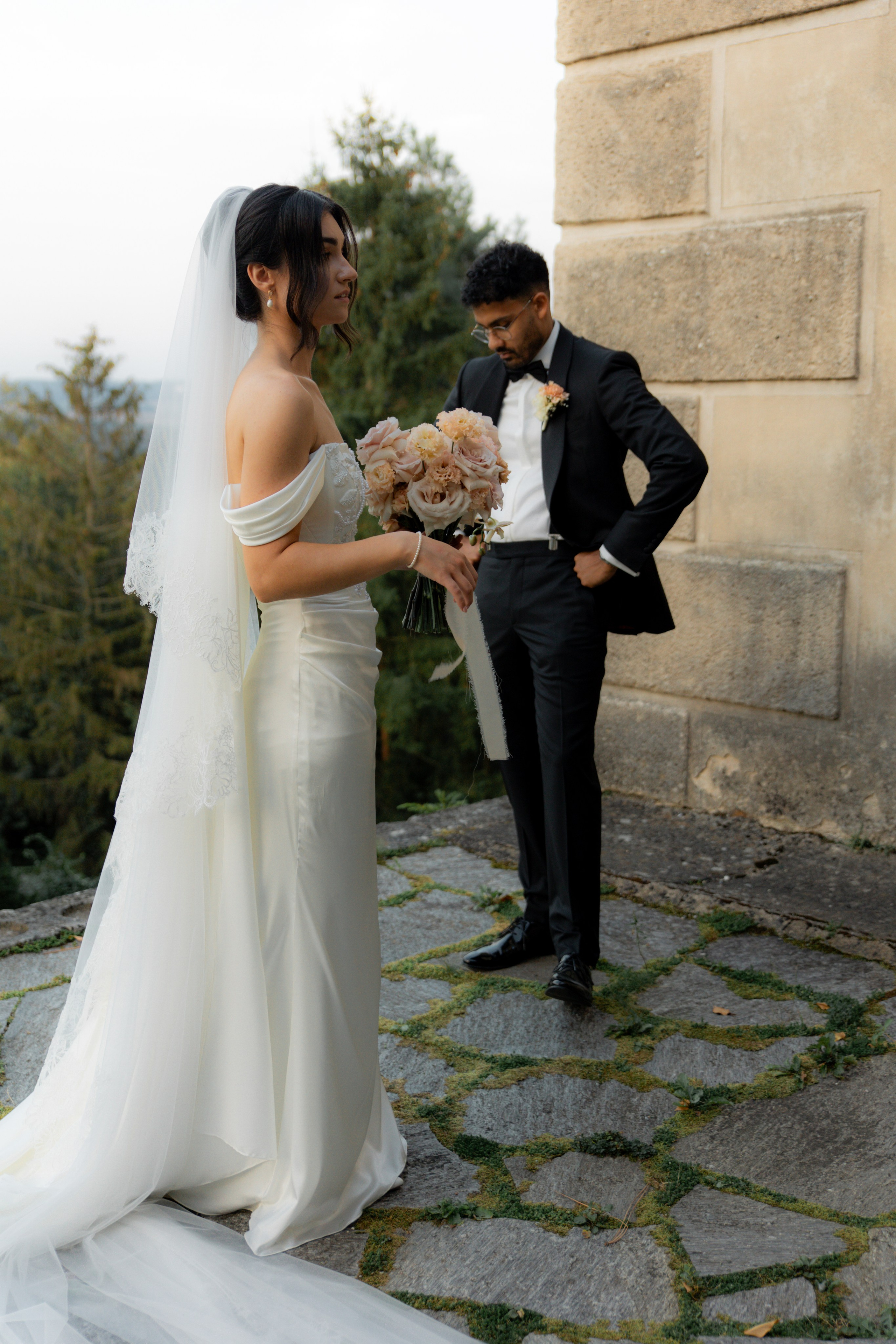 Elegant Castle Wedding in Austria | Alwin & Ruth’s Fairytale Celebration. Wedding photographer and videographer based in Timisoara, Romania