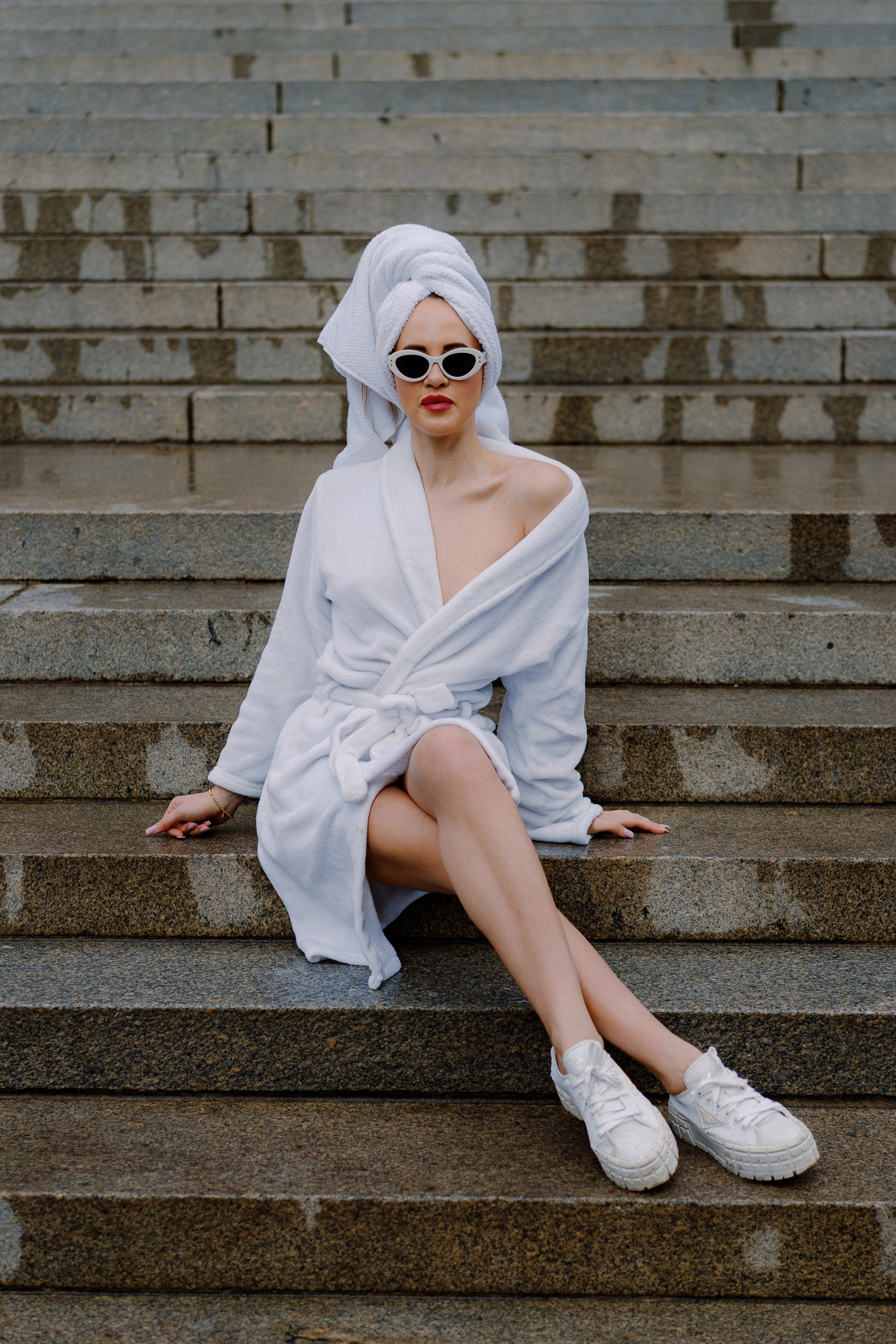 Luxury Morning Robe Photography NYC | Upper East Side Portrait Sessions. Videographer and photographer in New York // MAKAROV.VIDEO