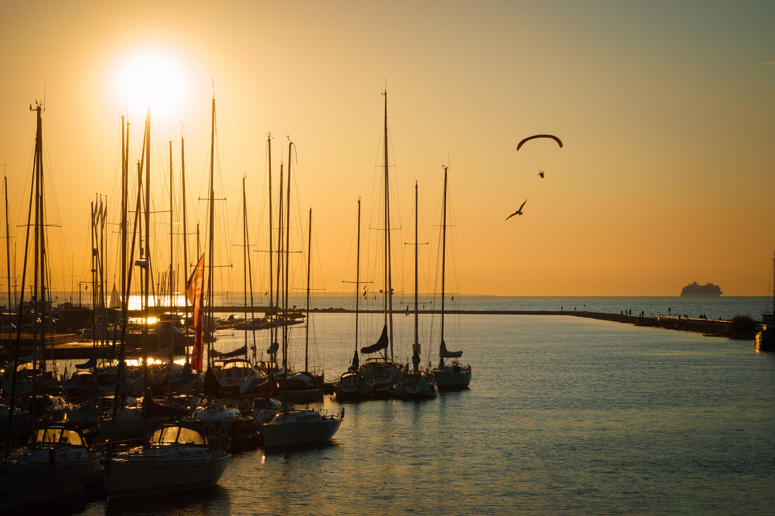 Дрон-съёмка и монтаж видео для бизнеса и соцсетей. Работаем в Таллине и по всей Эстонии. Также предлагаем обучение и консультации