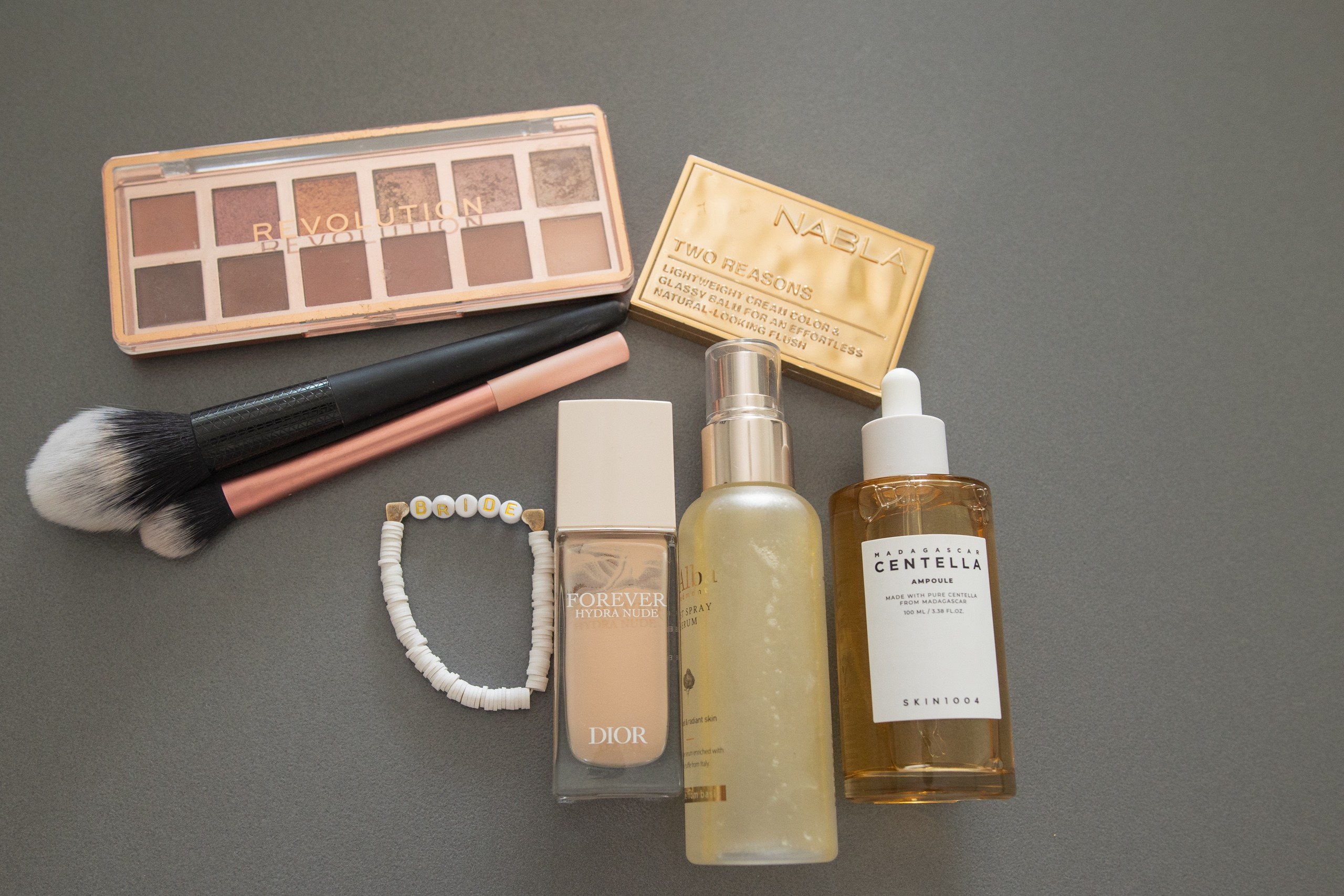 Preparativi Sposa Matrimonio Milano Emme Studios. Fotografa di matrimonio a Milano e in Lombardia. Racconto matrimoni con uno stile naturale, elegante e senza pose forzate