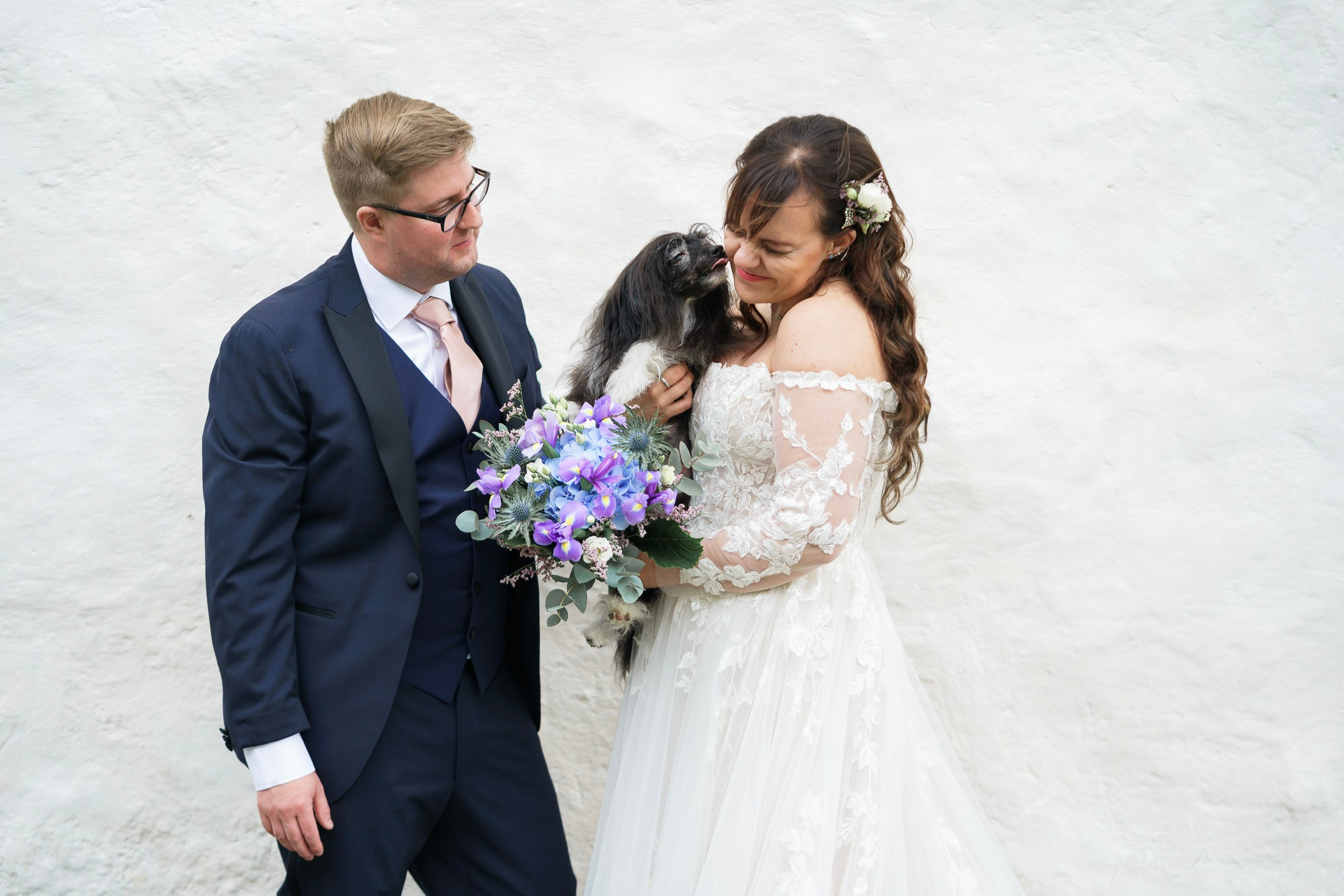 S&J, hääkuvaus Porvoon Tuomiokirkko ja Levinin kellari