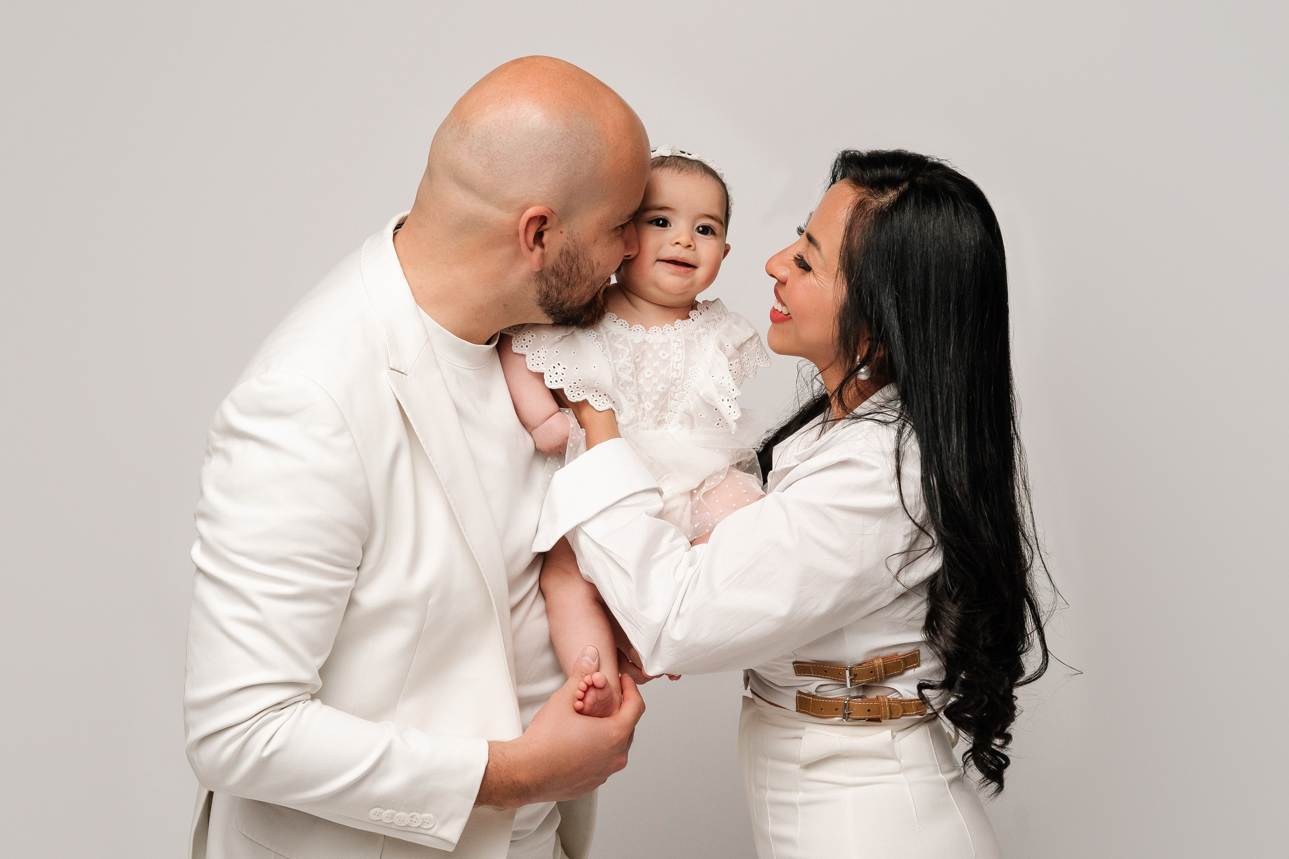 A studio milestone session for 5 months old baby Alejandra and her beautiful family❤️. Newborn and family photographer. Hills District. Sydney