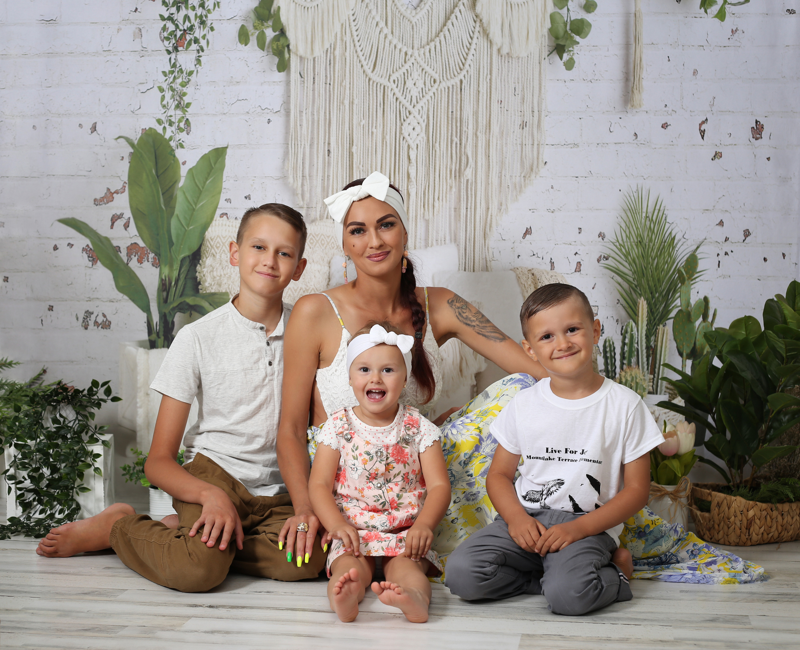 YuAnna studio. Family & Kids Photographer in Seattle area, located in