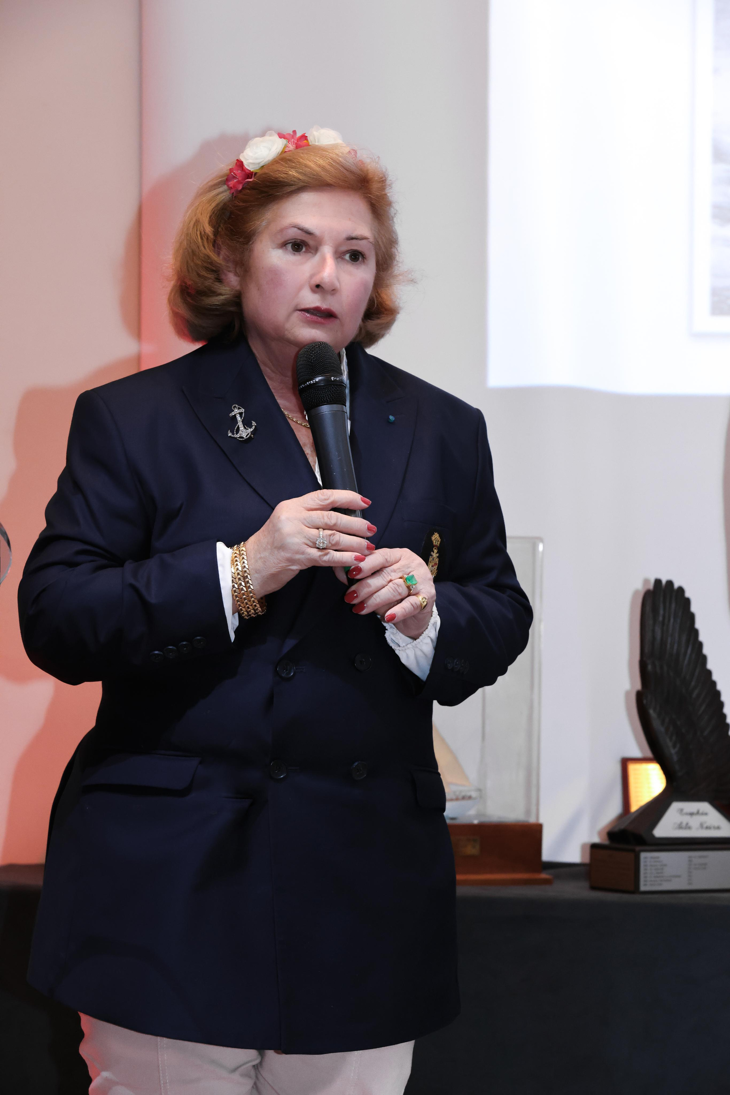 TOUCHE PAS A MON FLIC!. Natalia Bogdanovska. Films et photographie corporate en France