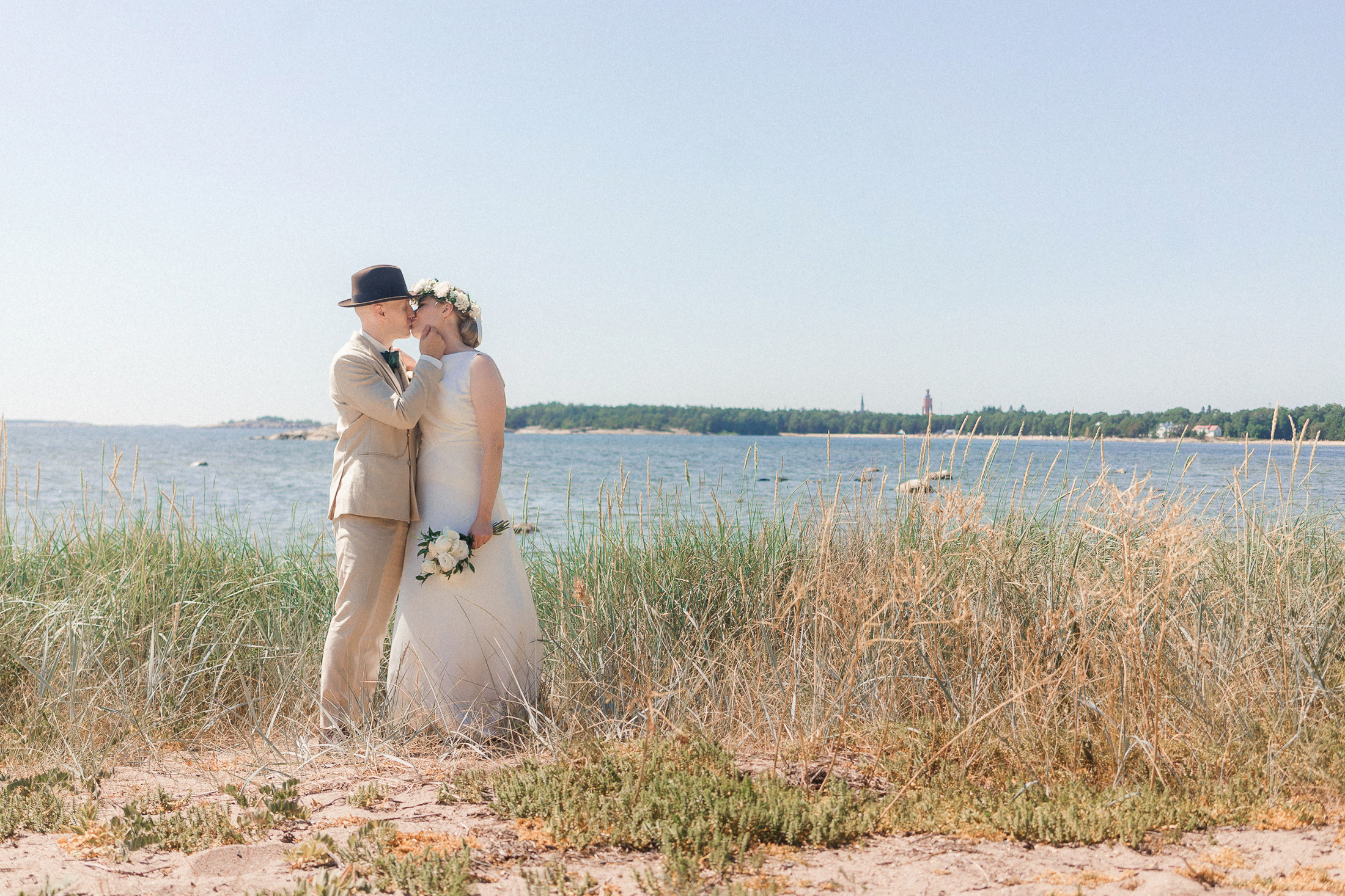 Hääkuvaus Hangossa – Upea merellinen hääpäivä S&R: n kanssa. Häävalokuvaaja Hanko