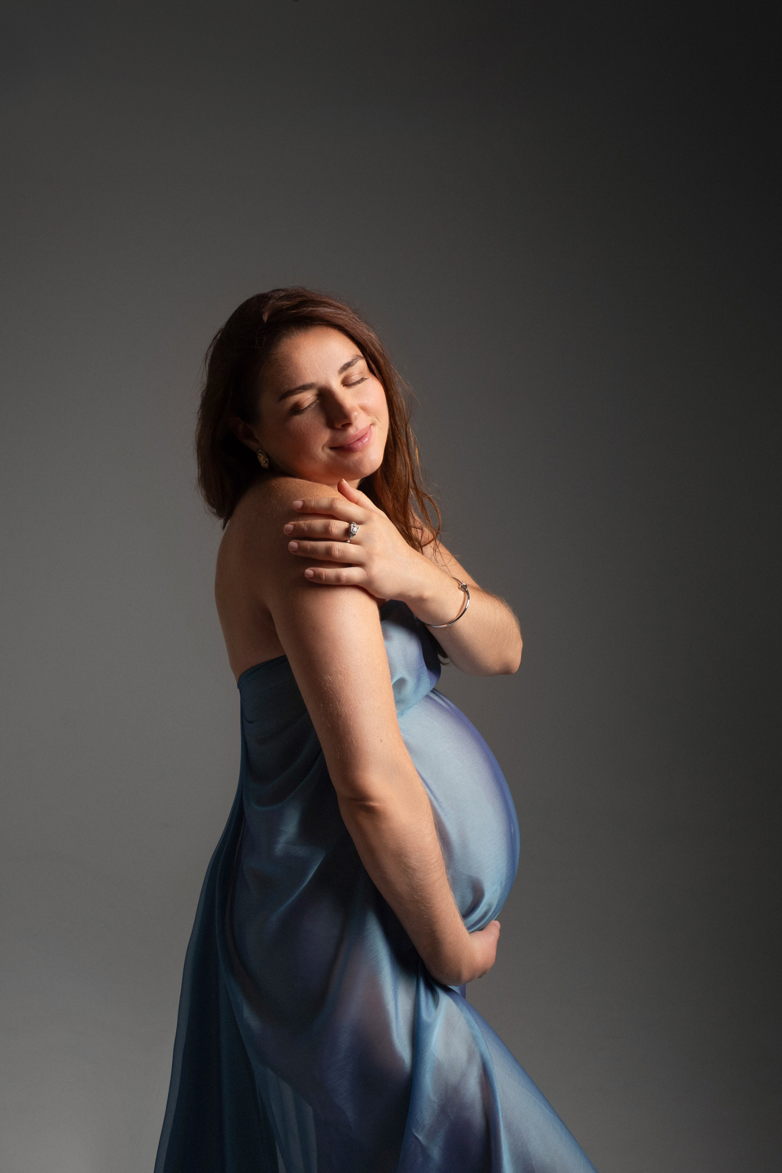 Photo shoot in minimalist style. Professional photographer in Spain