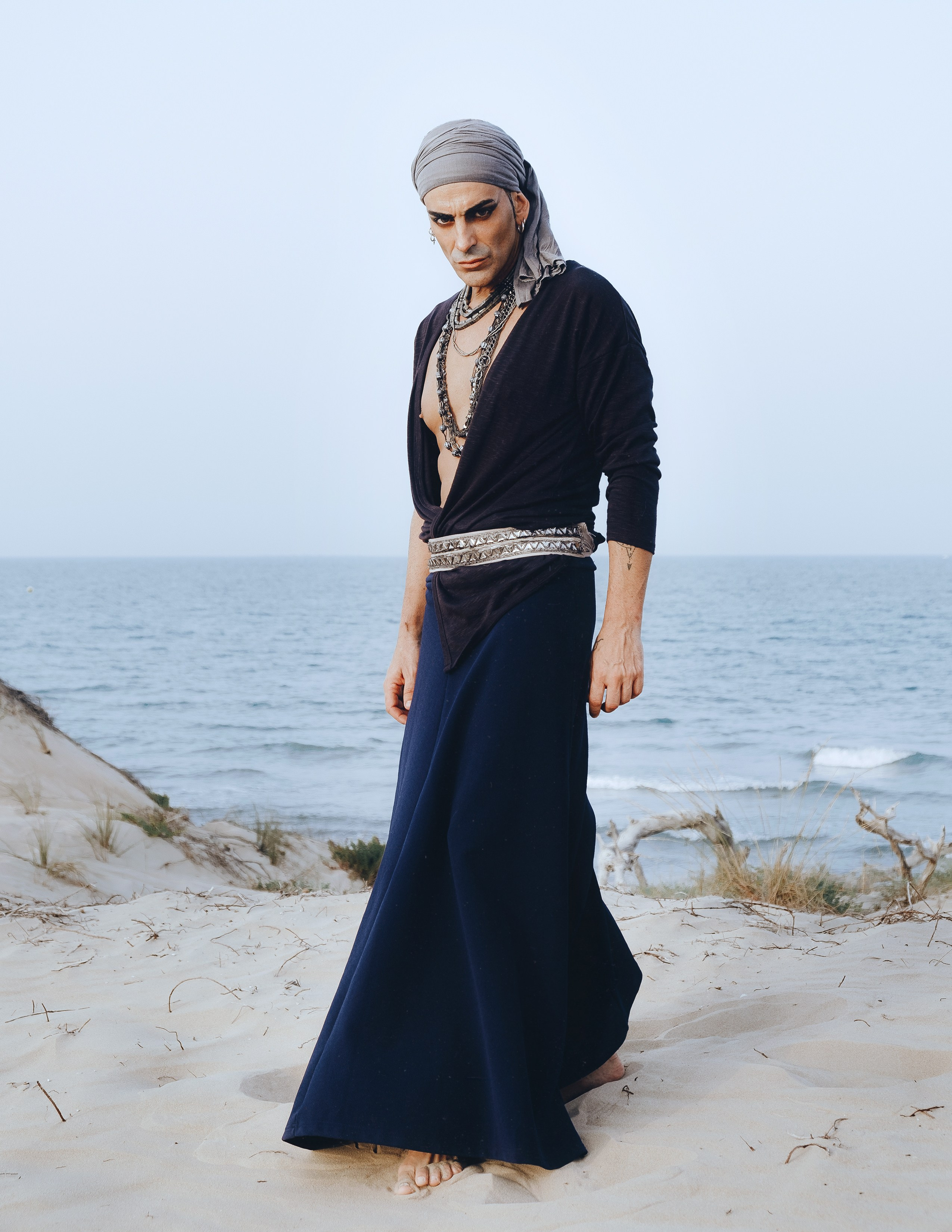 Портфолио-фотосессия в дюнах Аликанте — креативные образы и уникальные наряды от дизайнера — Фотограф Андрей Луковников