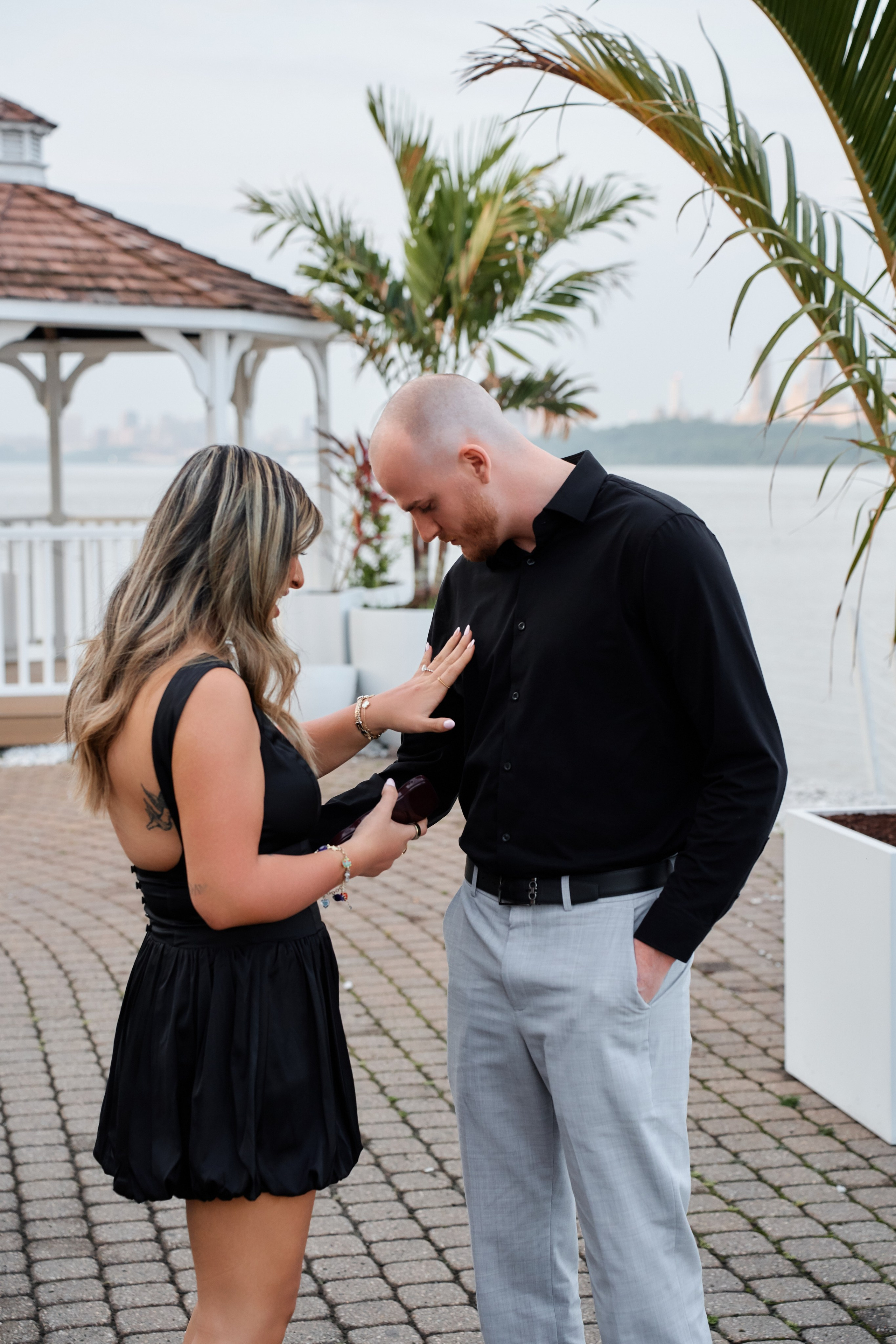 Surprise Proposal in New York. Professional Wedding and event photographer USA New York