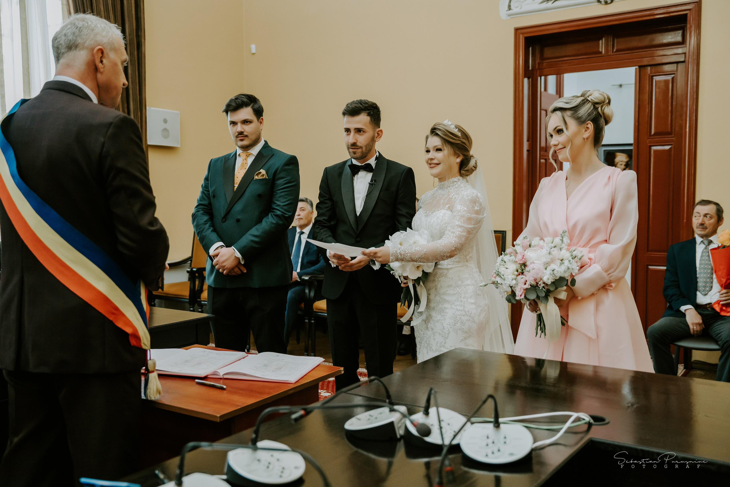 Larisa & Iulian. Sebastian Purusniuc Fotograf - Iasi