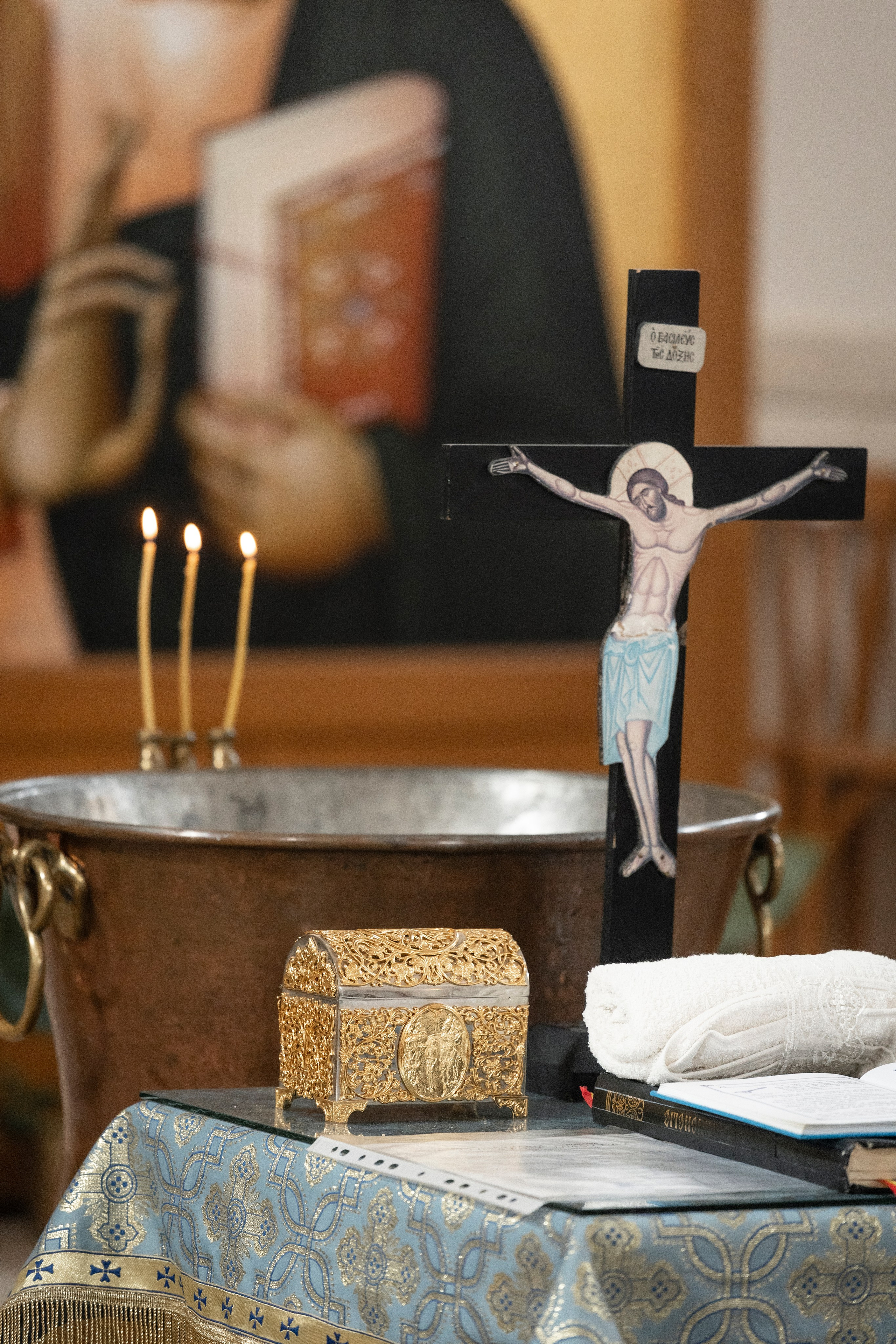 Noah’s christening in Tournefeille and Paroisse Orthodoxe Roumaine of Toulouse “La Protection de la Mère de Dieu”. Eugénie Smirnova — photographe à Toulouse et dans le sud-ouest de la France