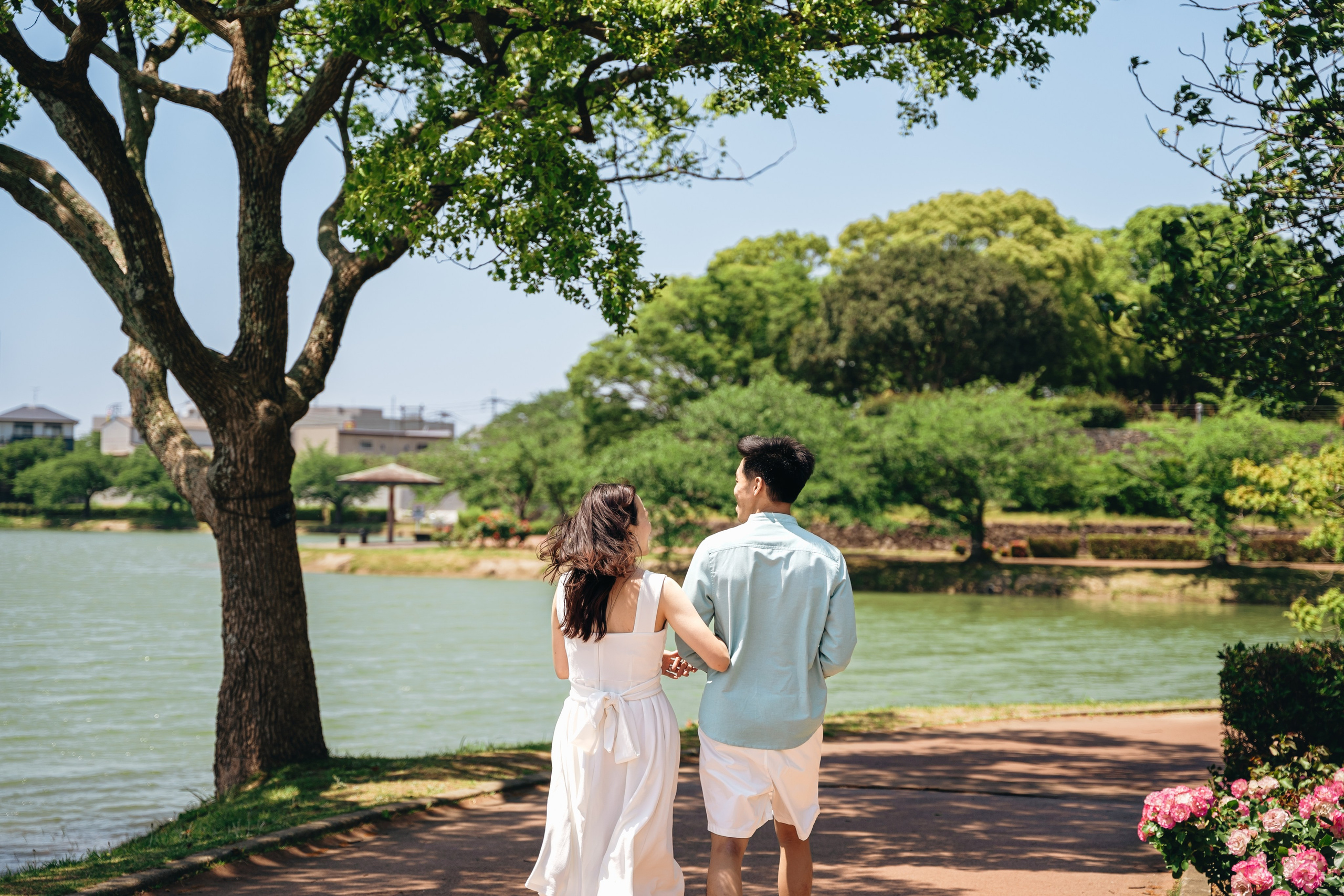 Fukuoka Couple Photoshoot: Roses, Totoro Forest & Sunset Love Story