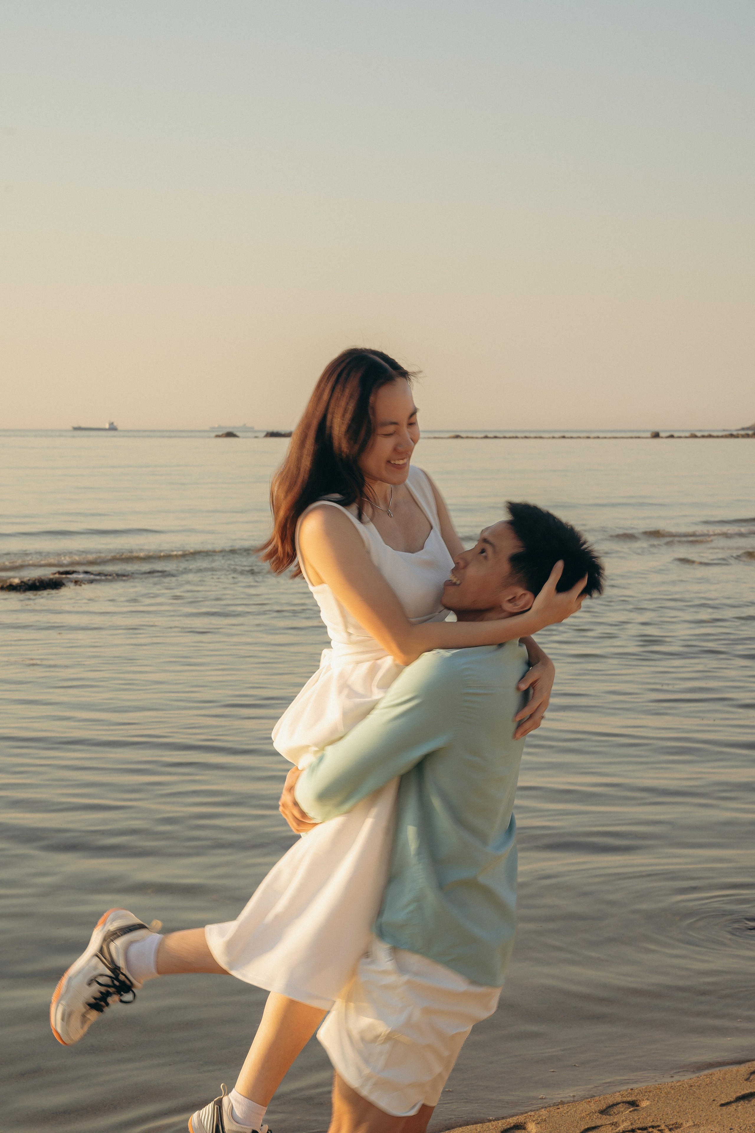 Fukuoka Couple Photoshoot: Roses, Totoro Forest & Sunset Love Story