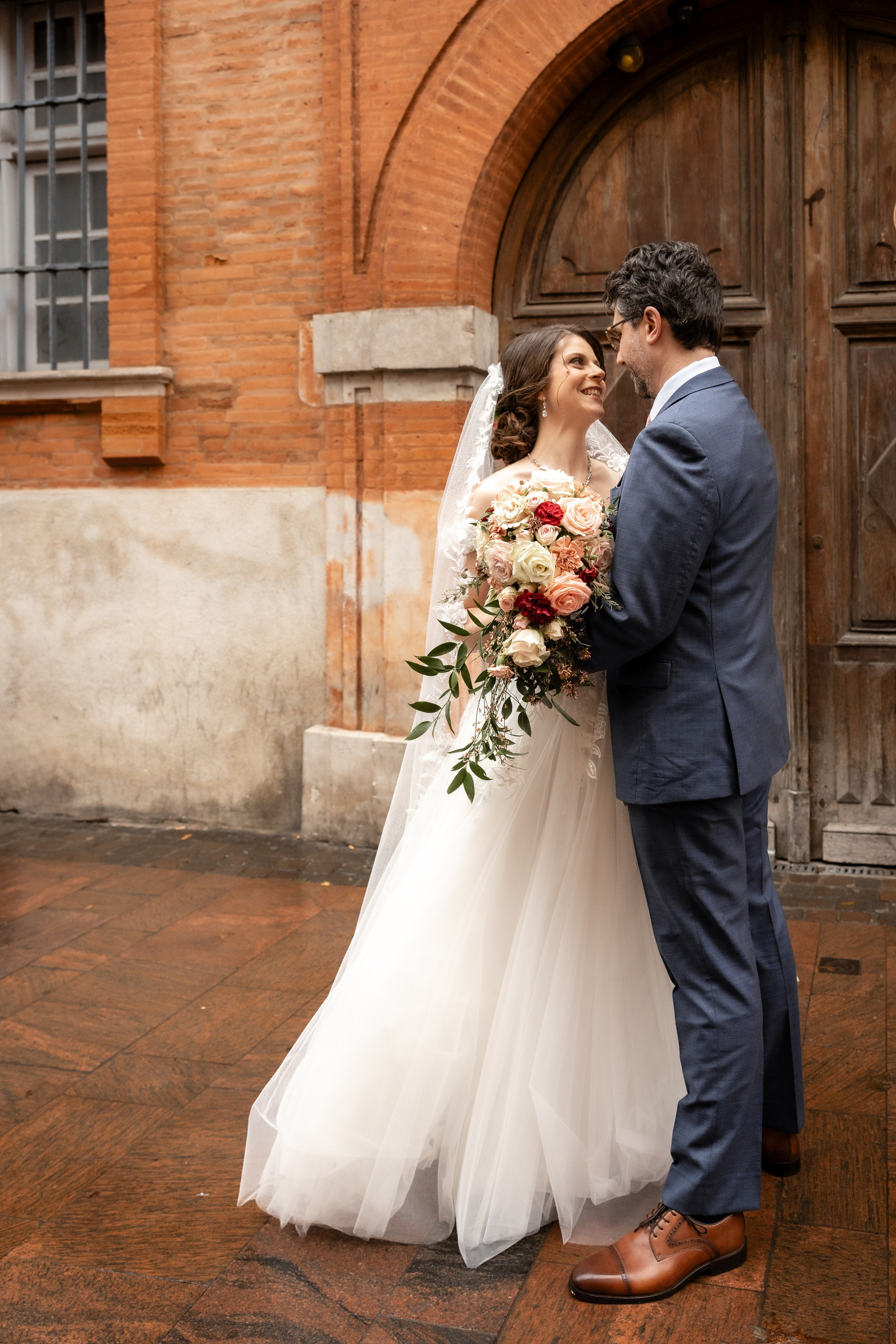 Wedding at the Capitole in Toulouse, France. Eugénie Smirnova — your photographer in Toulouse and southwest France
