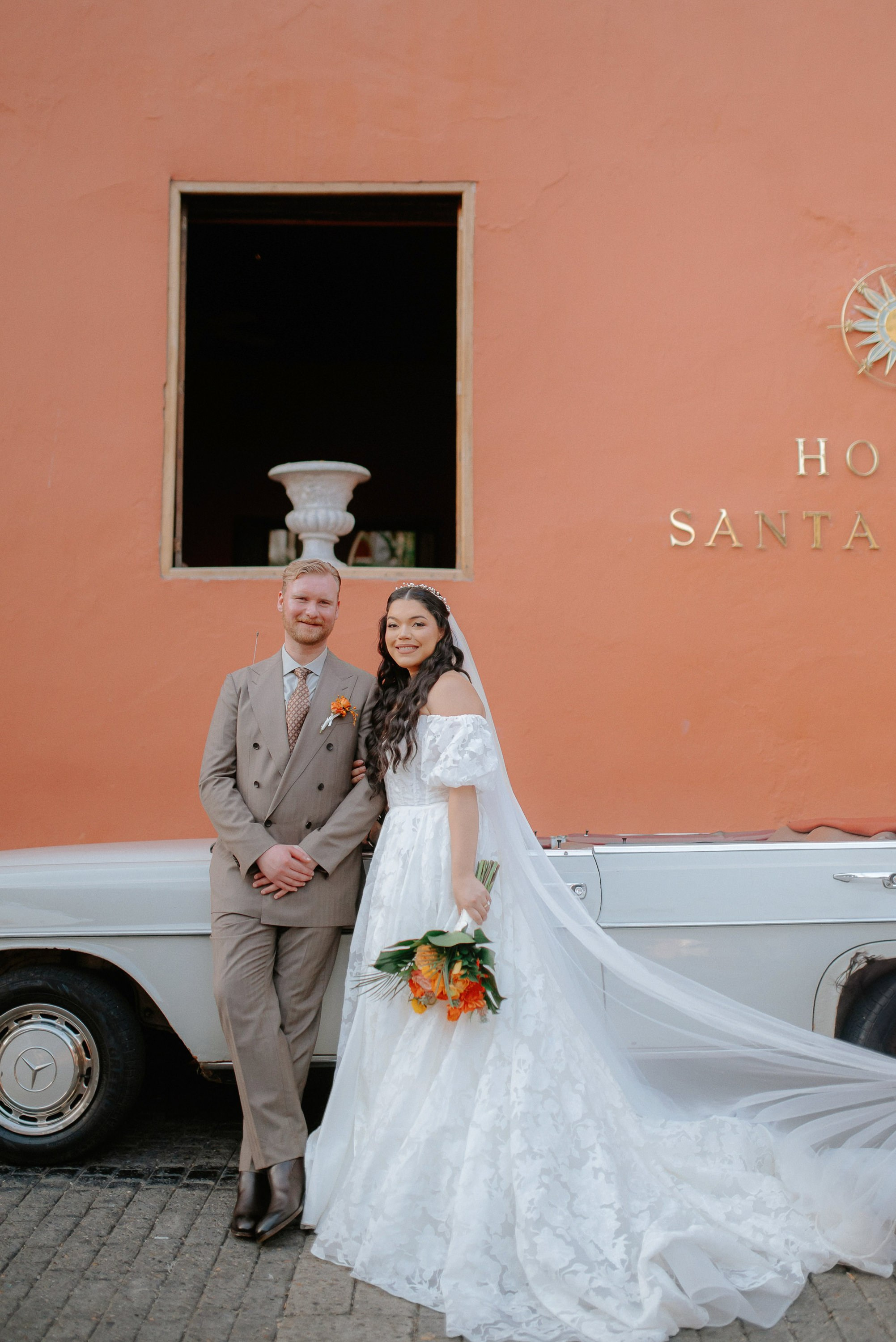 Cindy + Garrett | Destination Wedding Photos in Cartagena 2025 – César Vanegas Photography. César Vanegas Photography | Wedding & Travel Photographer | Cartagena, Colombia
