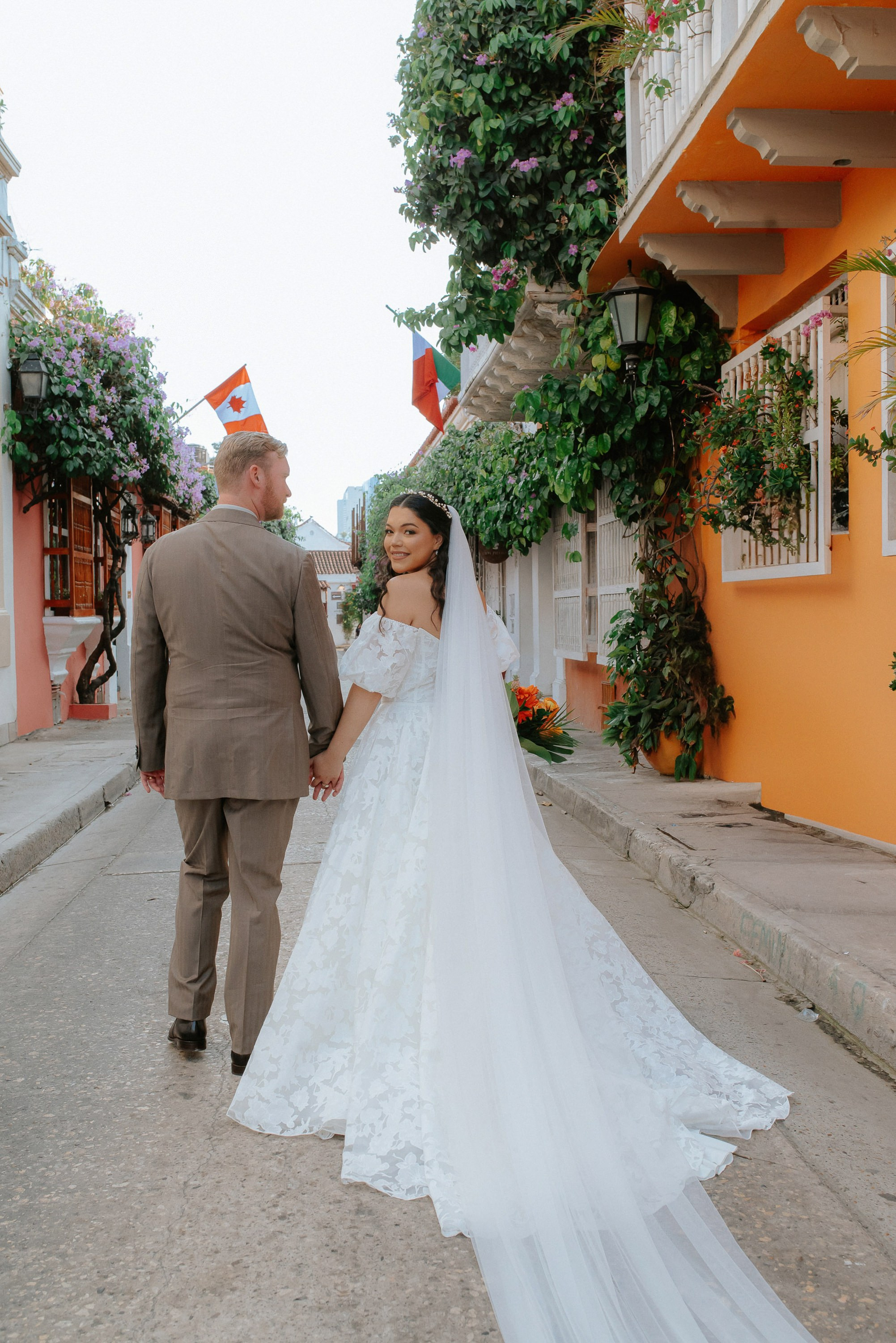 Cindy + Garrett | Destination Wedding Photos in Cartagena 2025 – César Vanegas Photography. César Vanegas Photography | Wedding & Travel Photographer | Cartagena, Colombia