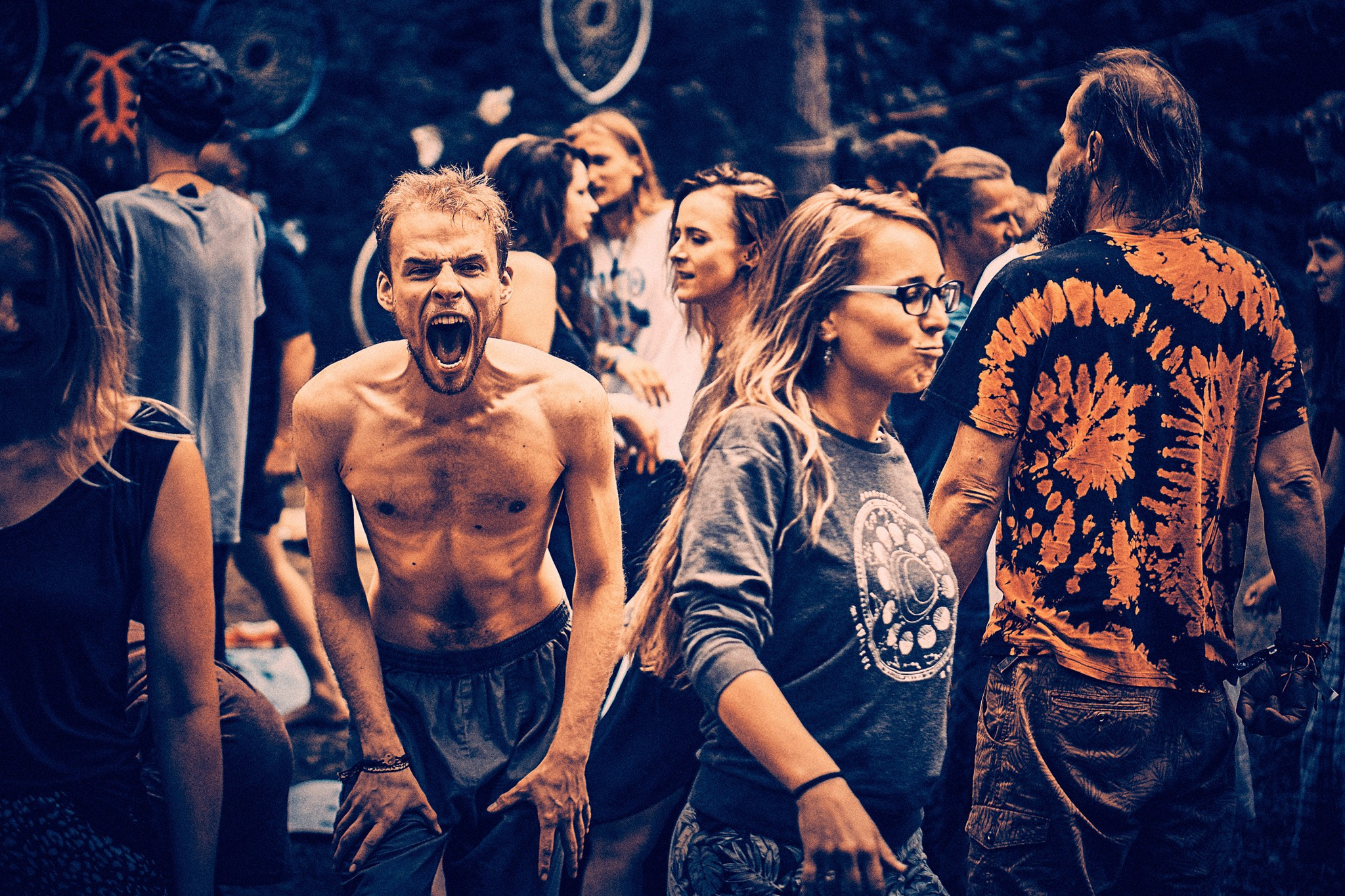 Portrety Ludzi, zrobione na Festiwalach Świadomościowych i Muzycznych: Dharma, ZIELONE KRĘGI, Wibracje, FRUŃ, Organic, Turkusowa Wyspa. Andriej Szypilow - Fotografia & Wideografia