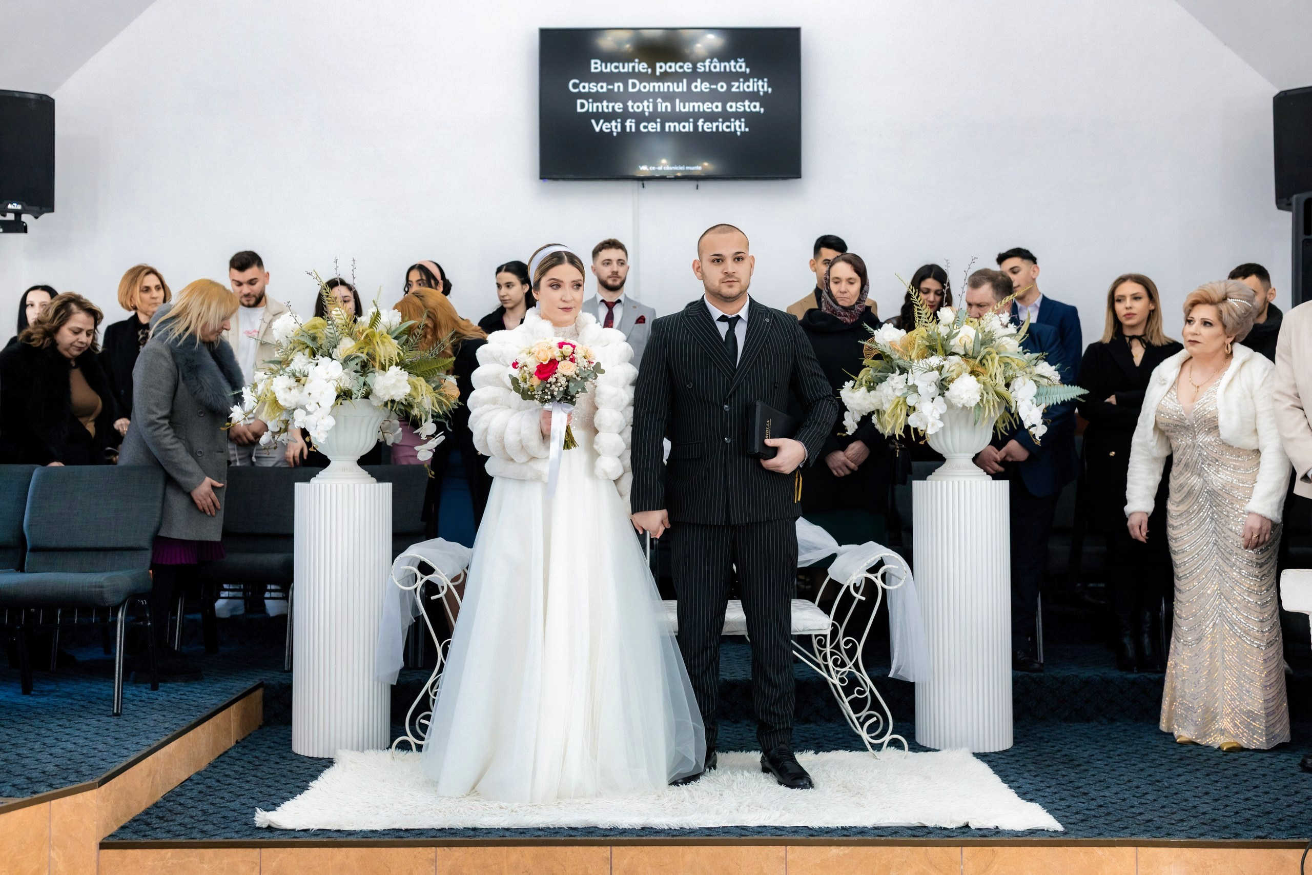 Fotograf nuntă Târgu Neamț – Samuel și Roxana, fotografie autentică realizată de AlinoFotoStudio 2. Fotograf nuntă Iași, Bacău, Suceava și Botoșani – Alin Chirilă surprinzând momente reale de nuntă 3. Fotografie de nuntă cu emoție și credință – AlinoFotoStudio, fotograf povestitor 4. Fotograf profesionist nuntă în Moldova – cadre naturale și pline de emoție 5. Alin Chirilă fotograf nuntă – poveste reală surprinsă prin fotografie 6. Fotograf nuntă cu stil documentar – momente autentice din ziua nunții Pregătiri mireasă acasă – fotografie naturală realizată de Alin Chirilă fotograf nuntă 8. Detalii din ziua nunții – fotograf nuntă Iași și Botoșani, AlinoFotoStudio 9. Emoții din dimineața nunții – fotograf profesionist Moldova 10. Cadre autentice din pregătiri – fotograf nuntă Suceava și Bacău Ceremonie religioasă nuntă – moment emoționant surprins de fotograf Alin Chirilă 12. Nuntă cu valori creștine – fotografie din biserică realizată cu discreție 13. Rugăciune și emoție în ziua nunții – fotograf nuntă Târgu Neamț 14. Legământ în fața lui Dumnezeu – fotografie de nuntă autentică 15. Fotograf nuntă biserică – momente sincere și pline de semnificație Petrecere de nuntă – cadre naturale realizate de AlinoFotoStudio 17. Bucurie și dans la nuntă – fotograf nuntă Iași și împrejurimi 18. Momente autentice de la restaurant – fotograf nuntă Bacău Suceava 19. Atmosferă de nuntă surprinsă discret – Alin Chirilă fotograf -AlinoFotoStudio – fotograf nuntă cu abordare naturală și emoțională 21. Alin Chirilă fotograf – povestitor prin fotografie de nuntă 22. Fotograf nuntă în Moldova – stil documentar și autentic 23. Fotografie de nuntă sinceră și elegantă – AlinoFotoStudio- Fotograf nuntă Iași Bacău Suceava Botoșani – Alin Chirilă AlinoFotoStudio 26. Fotograf nuntă Târgu Neamț și Moldova – fotografie profesională de eveniment 27. Fotograf nuntă cu valori creștine și stil documentar – AlinoFotoStudio - Alin Chirilă – AlinoFotoStudio Fotograf nuntă Iași • Bacău • Suceava • Botoșani - Samuel & Roxana, Târgu Neamț -Momente reale, trăite sincer și păstrate pentru totdeauna.