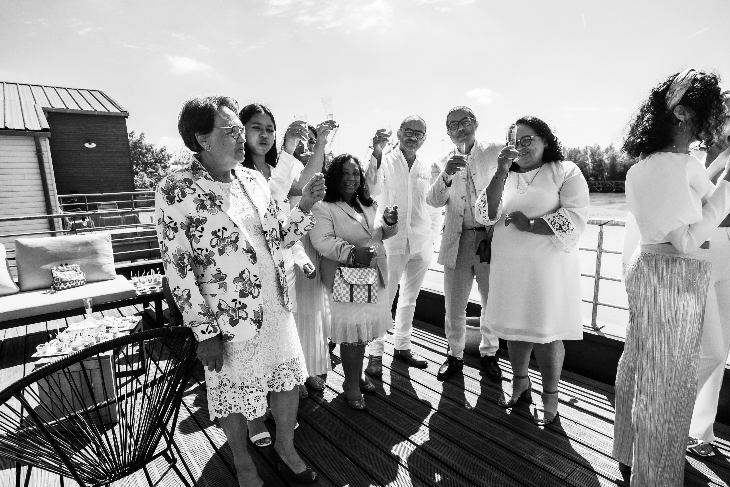 Mariage de Ny & Hasina vue la Loire. Photographe professionnelle à Poitiers, Tours et Châtellerault | Studio photo entre Poitiers et Tours – portraits, familles, entreprises, ma