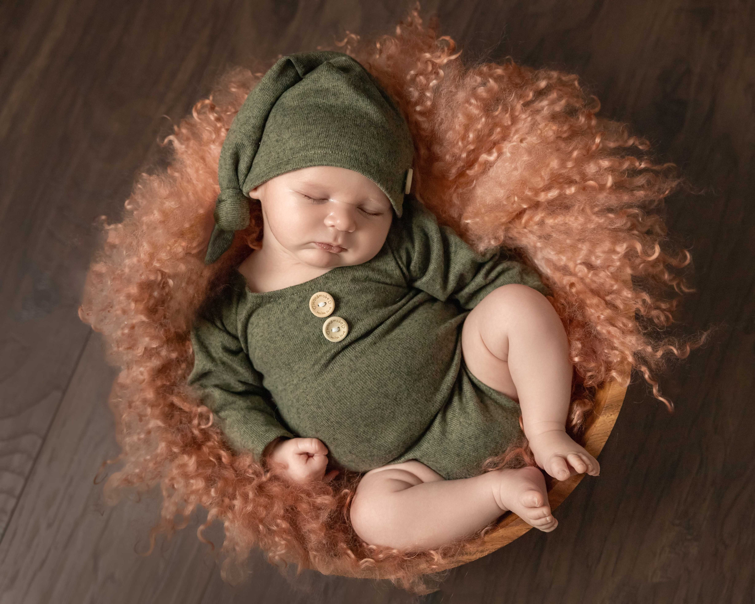 Newborn photographer in Tampa Bay Area, FL