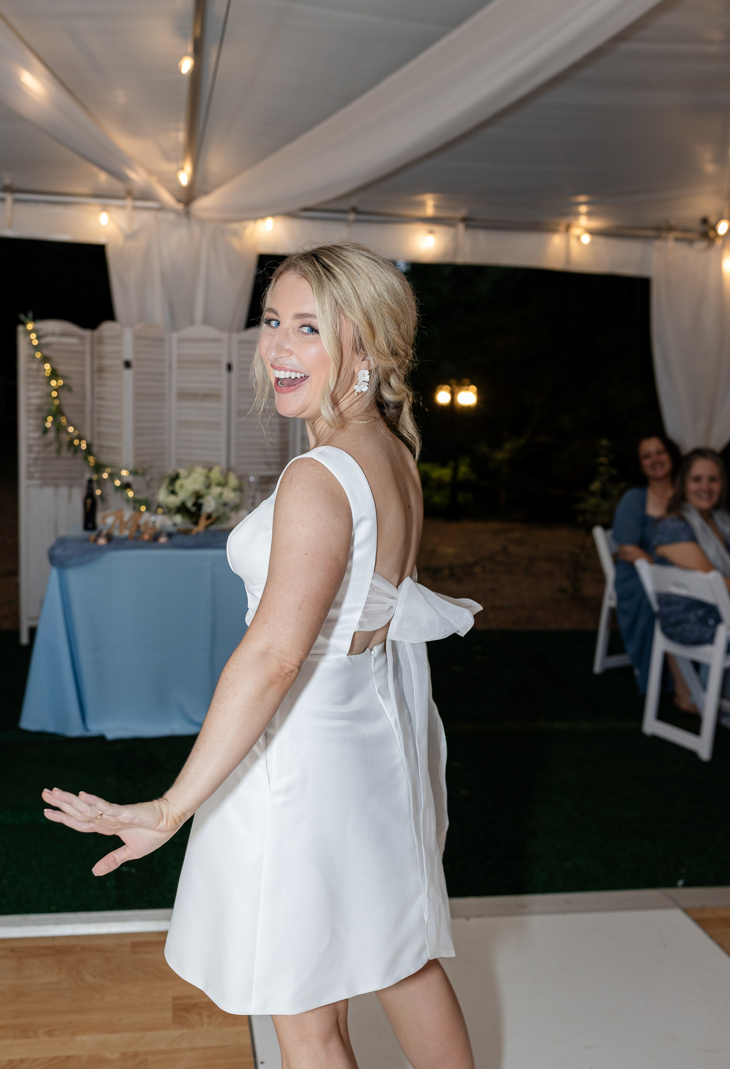 Blue wedding of Stacey and Madison at Liberty Hall Bed & Breakfast located in Traveler’s Rest SC. Wedding and portrait photography in Greenville SC