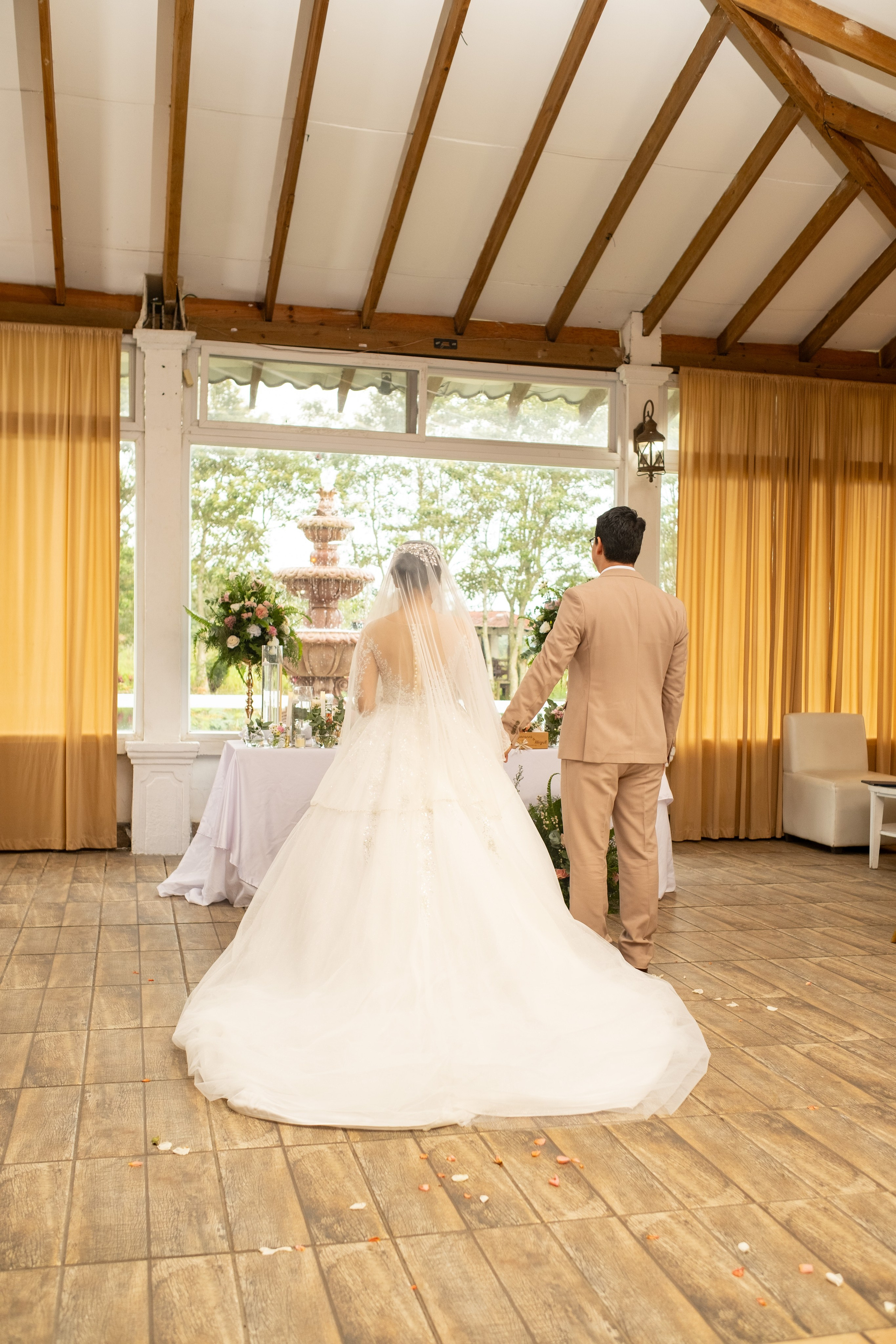 Abi & Gio. Daniel Brand | Fotografía de Bodas y Comercial en Honduras