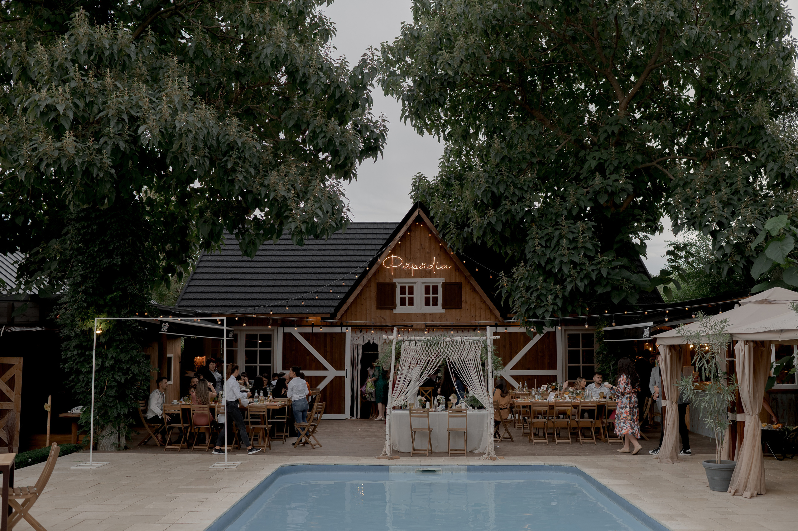 Boho barn wedding in Romania at Papadia Village, Dolj. Wedding photographer and videographer based in Timisoara, Romania