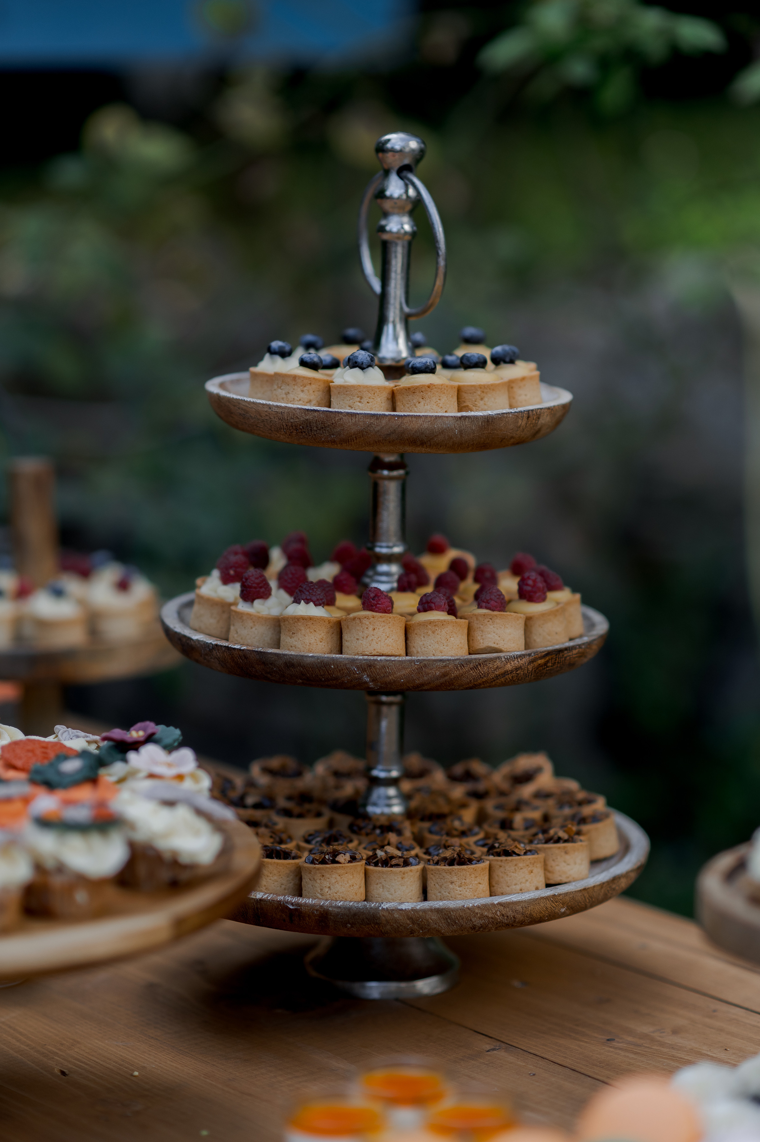 Boho barn wedding in Romania at Papadia Village, Dolj. Wedding photographer and videographer based in Timisoara, Romania
