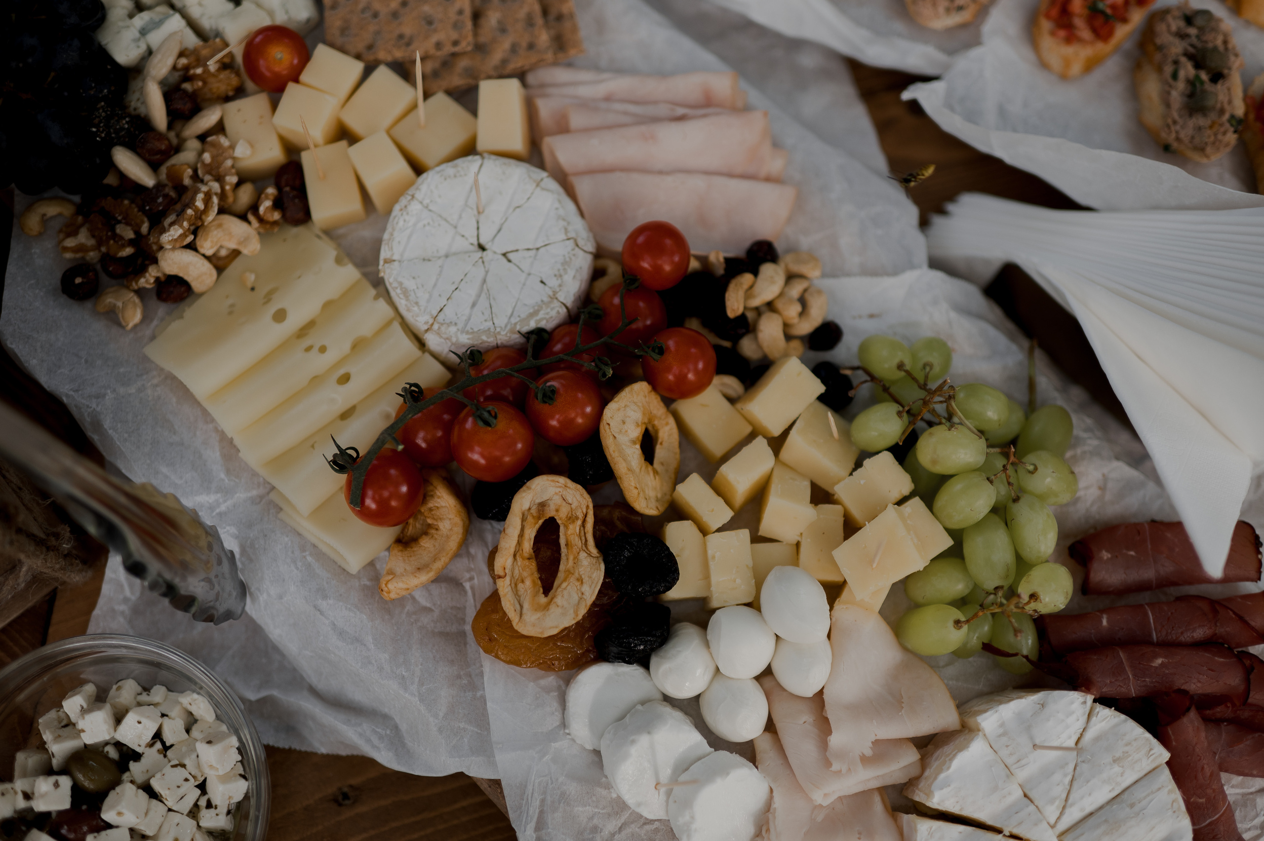 Boho barn wedding in Romania at Papadia Village, Dolj. Wedding photographer and videographer based in Timisoara, Romania