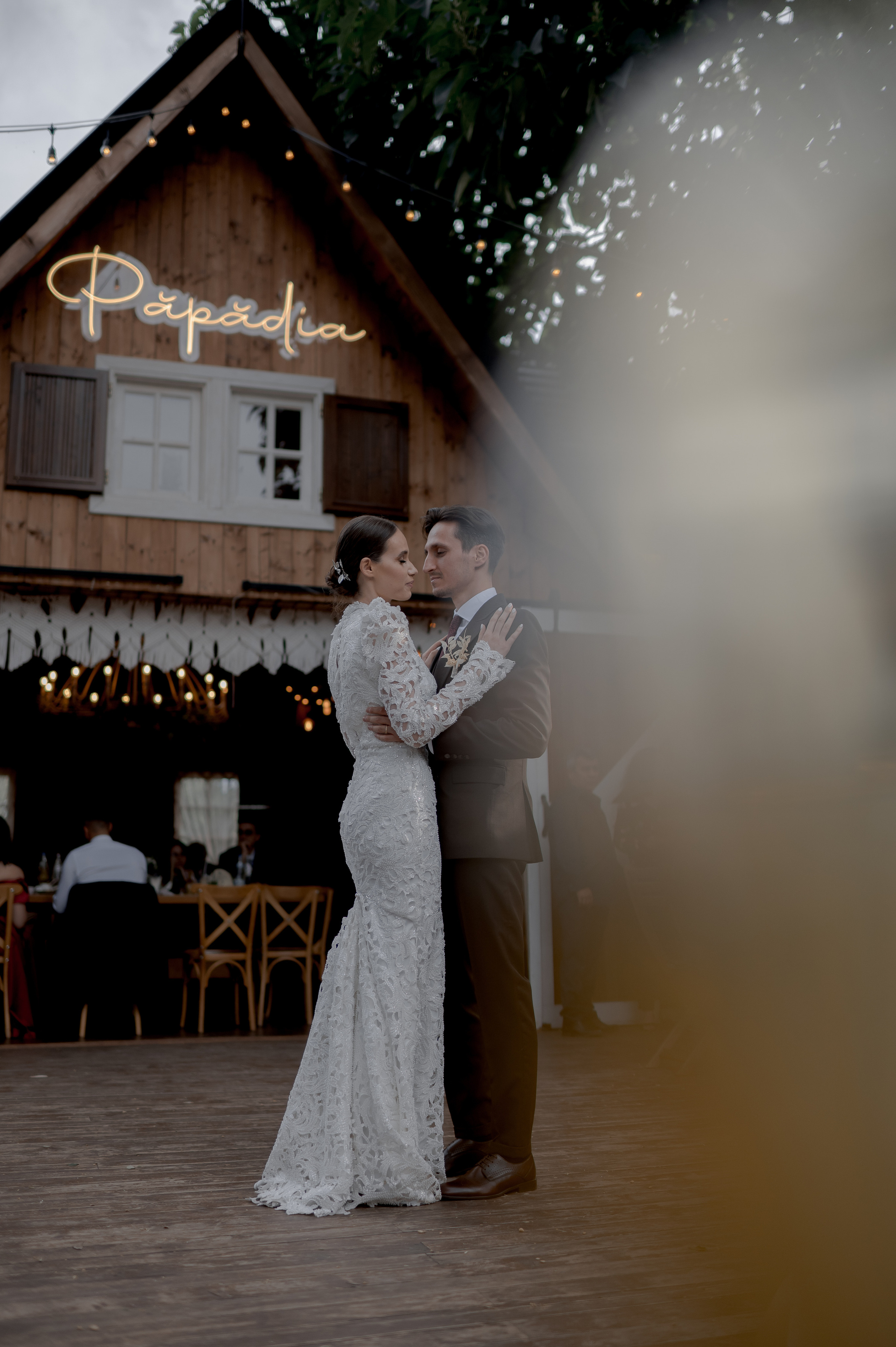 Boho barn wedding in Romania at Papadia Village, Dolj. Wedding photographer and videographer based in Timisoara, Romania
