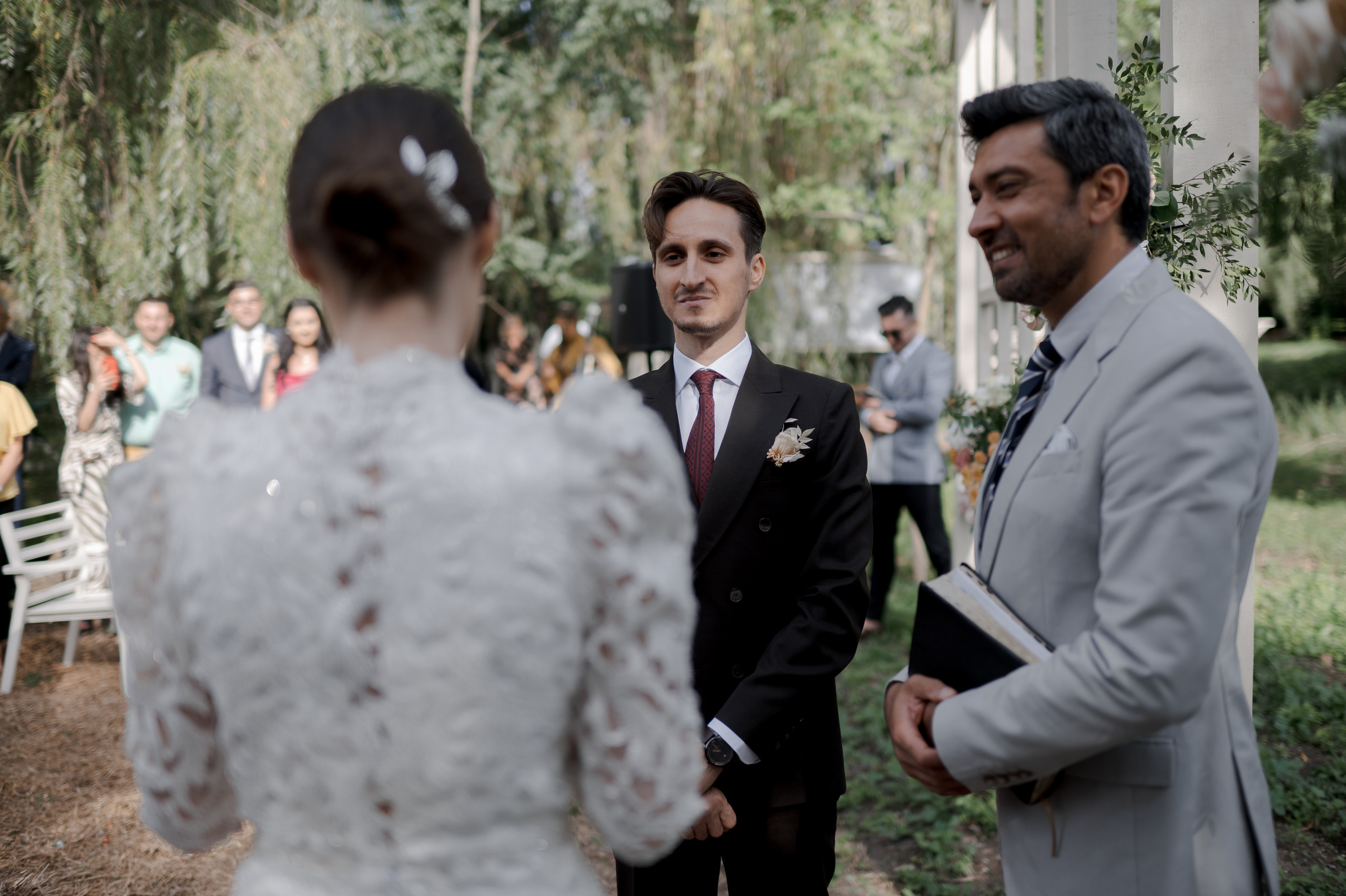 Boho barn wedding in Romania at Papadia Village, Dolj. Wedding photographer and videographer based in Timisoara, Romania