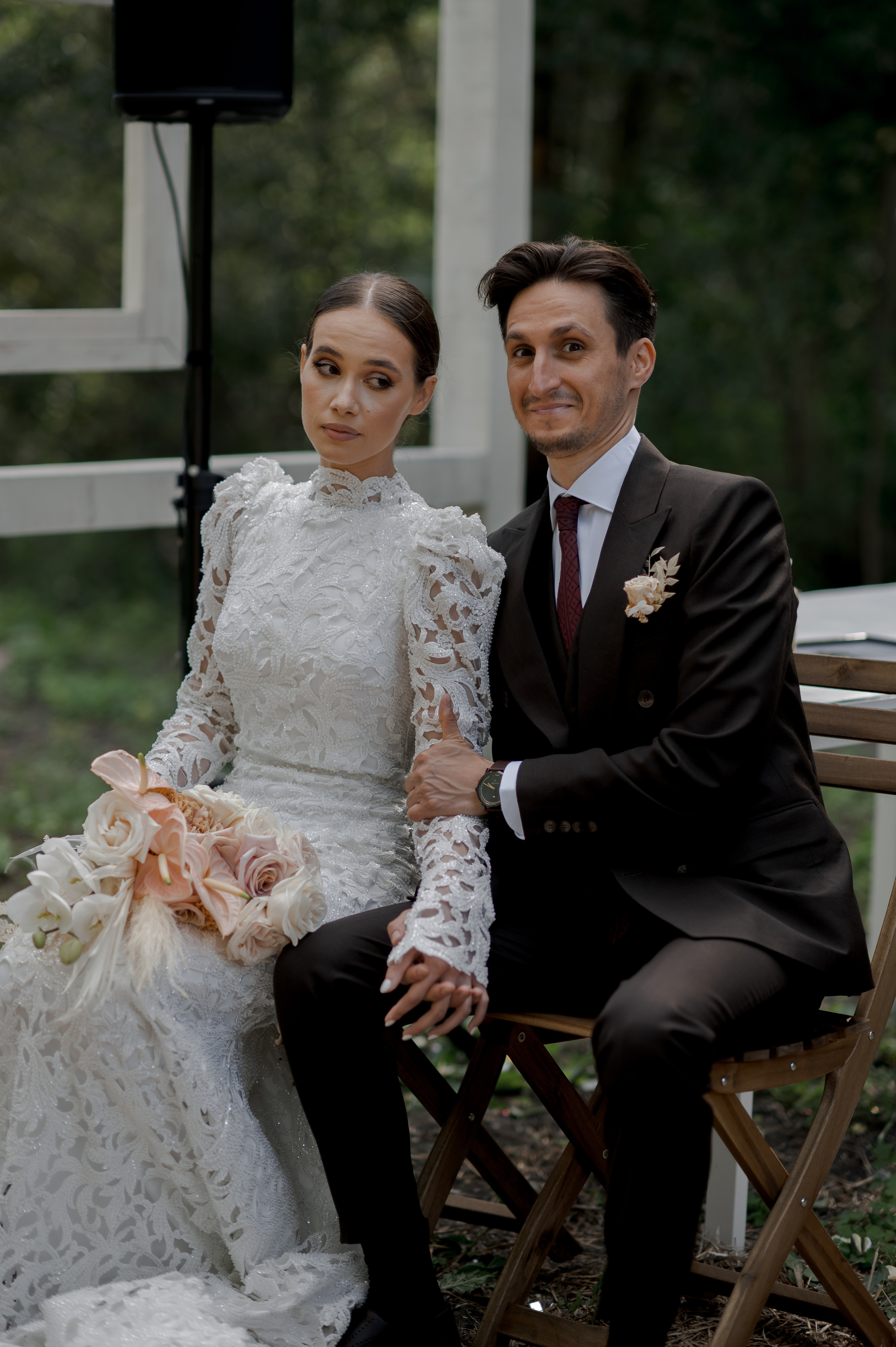 Boho barn wedding in Romania at Papadia Village, Dolj. Wedding photographer and videographer based in Timisoara, Romania