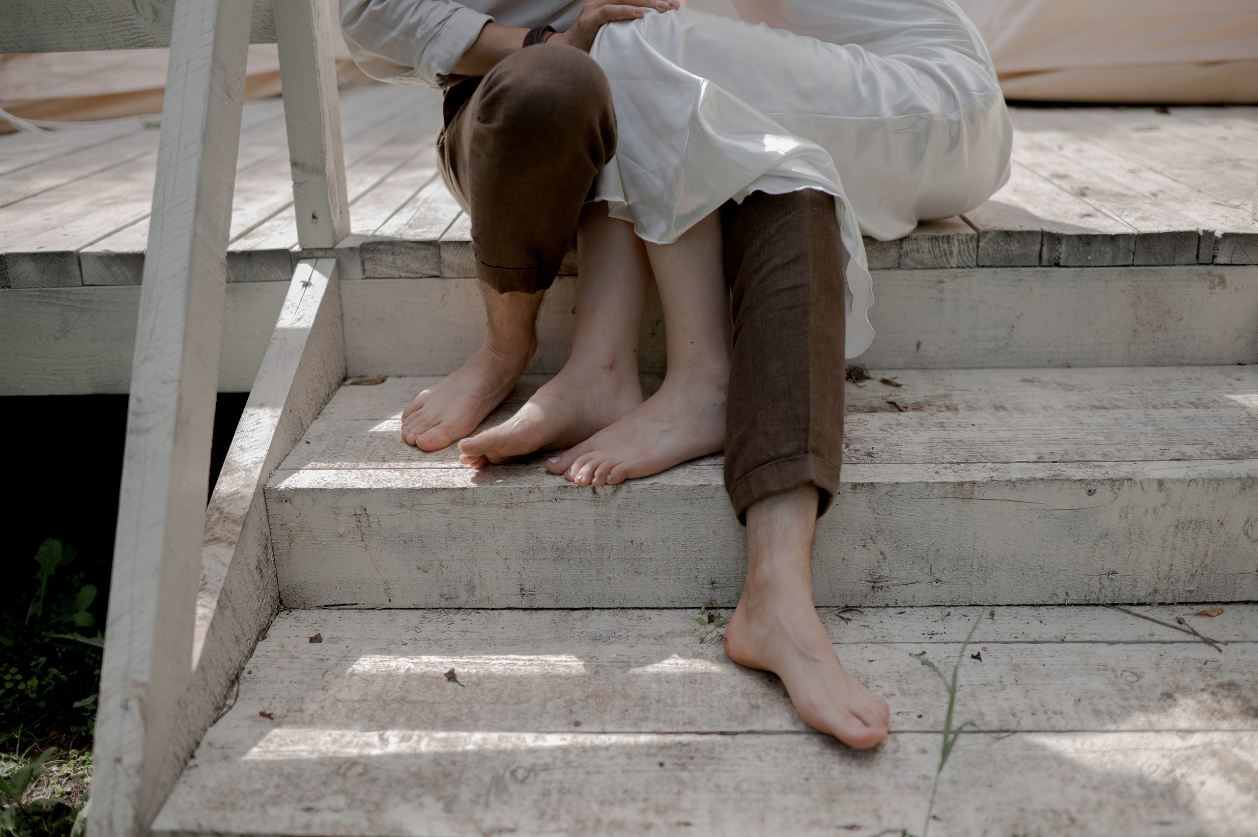 Boho barn wedding in Romania at Papadia Village, Dolj. Wedding photographer and videographer based in Timisoara, Romania