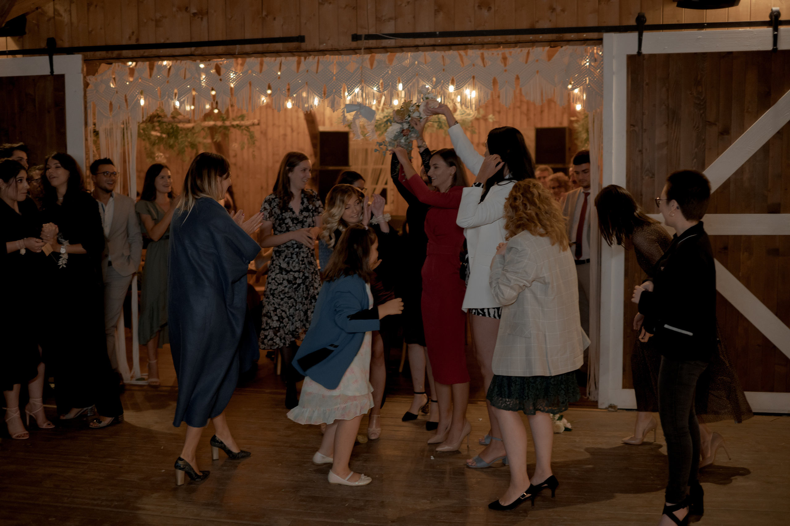 Boho barn wedding in Romania at Papadia Village, Dolj. Wedding photographer and videographer based in Timisoara, Romania