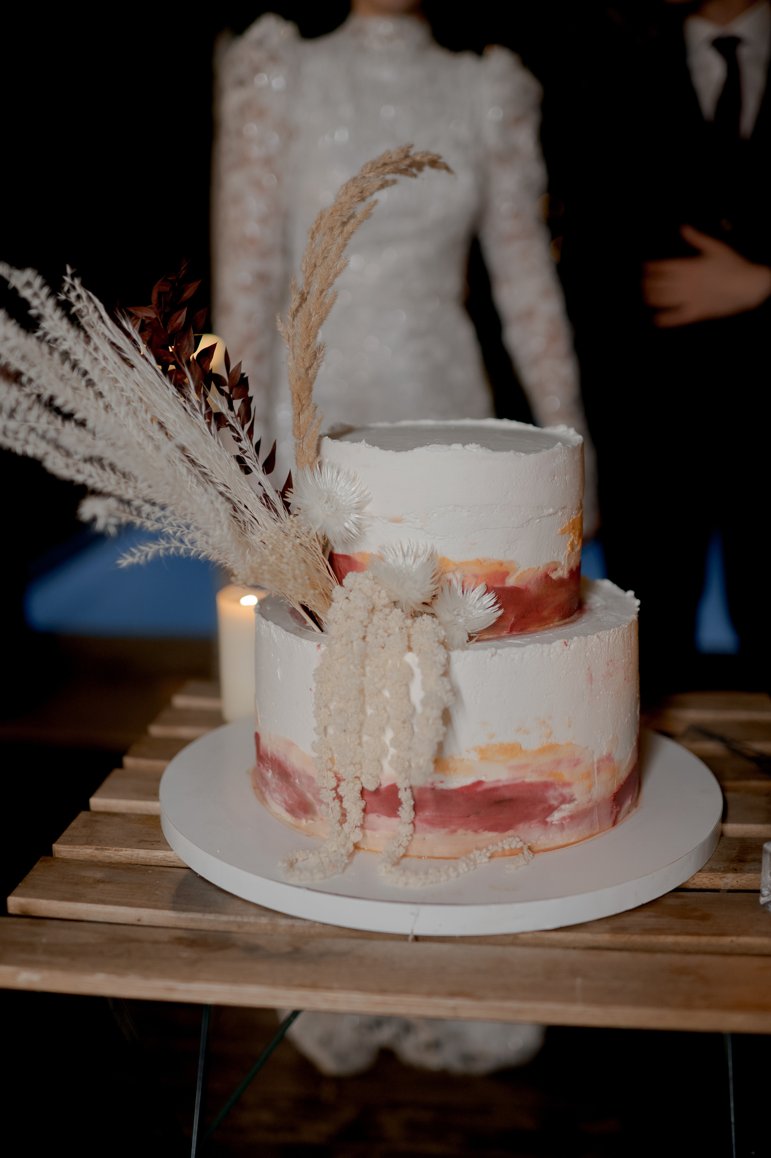 Boho barn wedding in Romania at Papadia Village, Dolj. Wedding photographer and videographer based in Timisoara, Romania