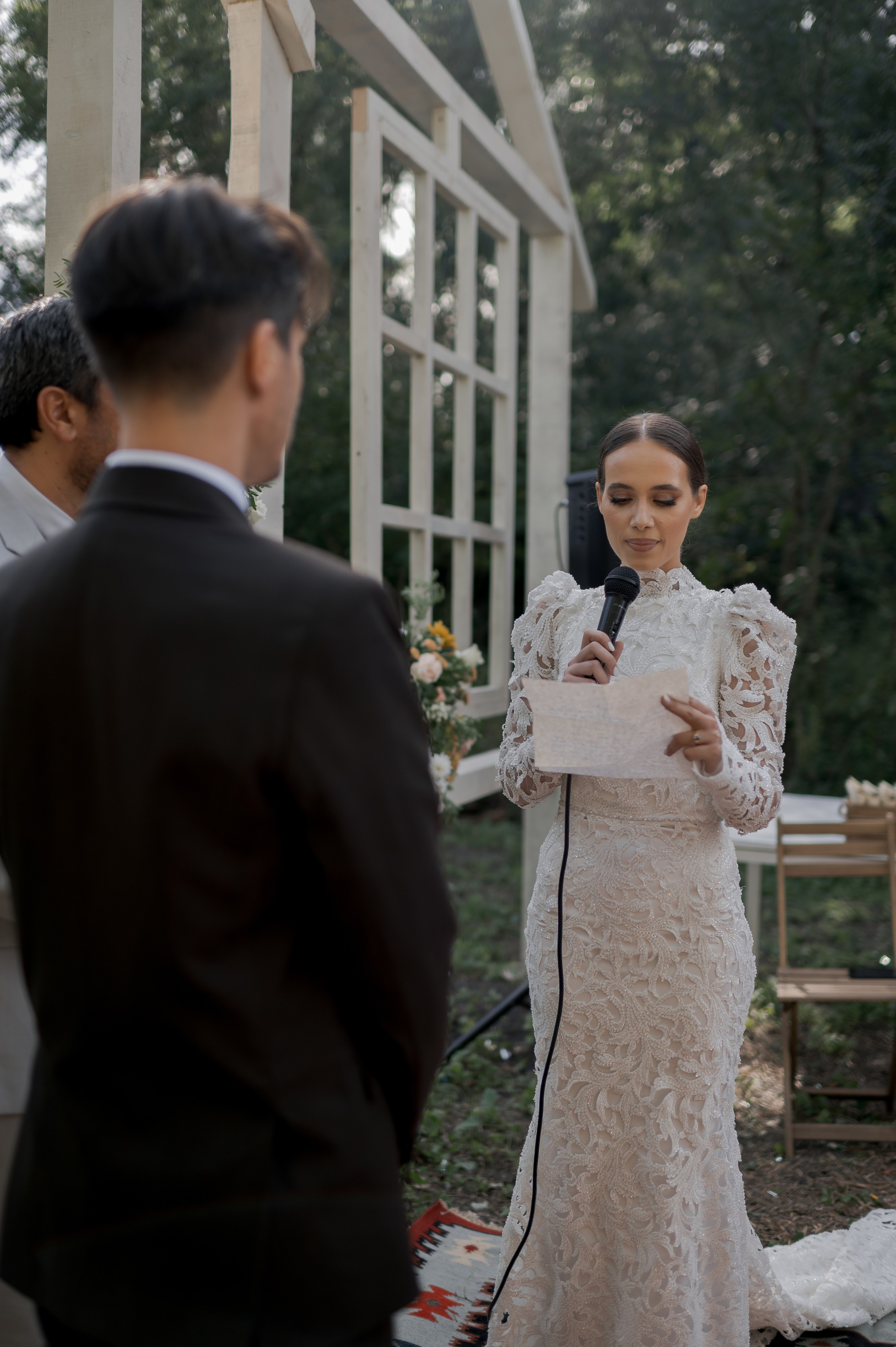 Boho barn wedding in Romania at Papadia Village, Dolj. Wedding photographer and videographer based in Timisoara, Romania