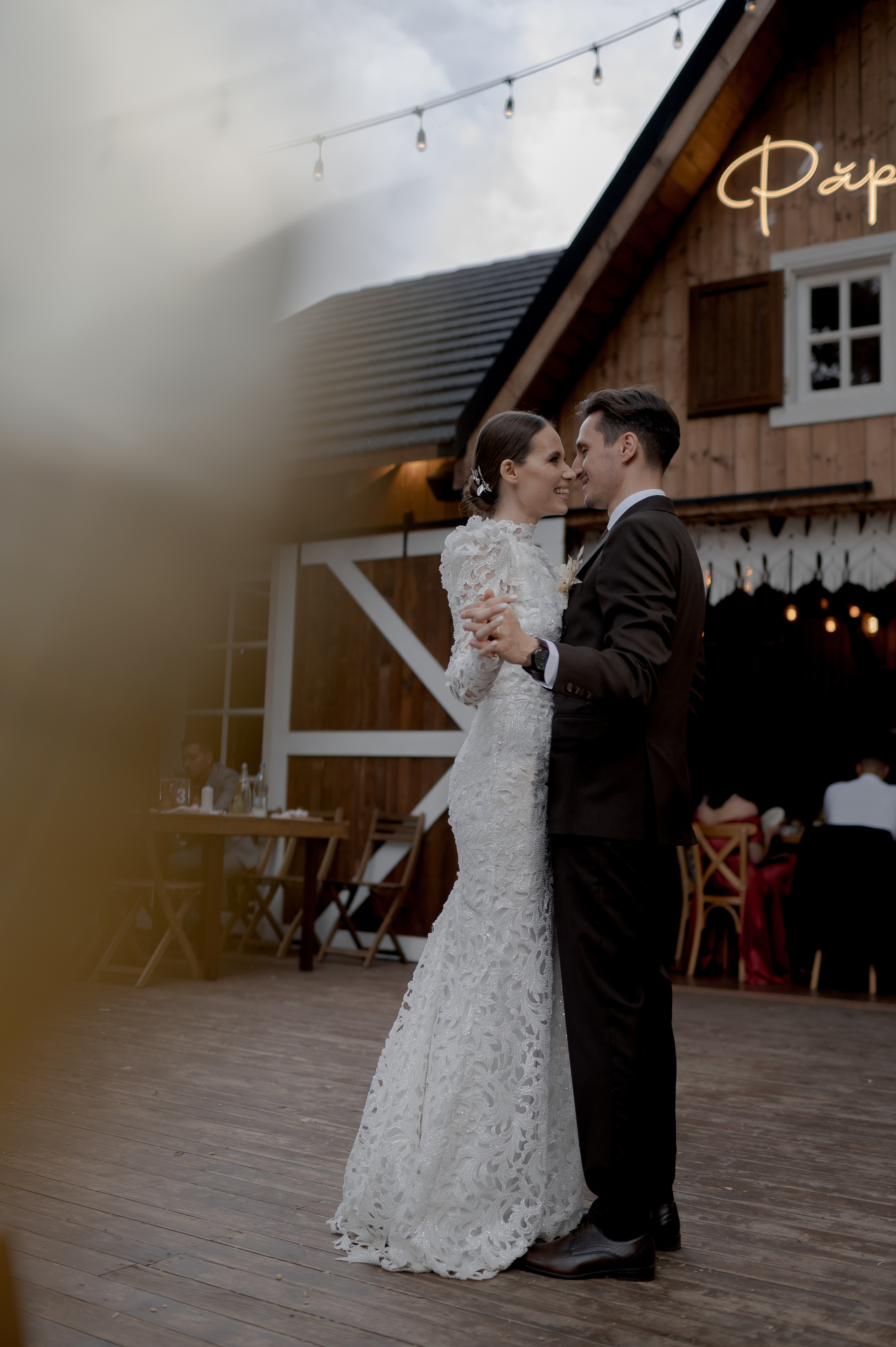 Boho barn wedding in Romania at Papadia Village, Dolj. Wedding photographer and videographer based in Timisoara, Romania