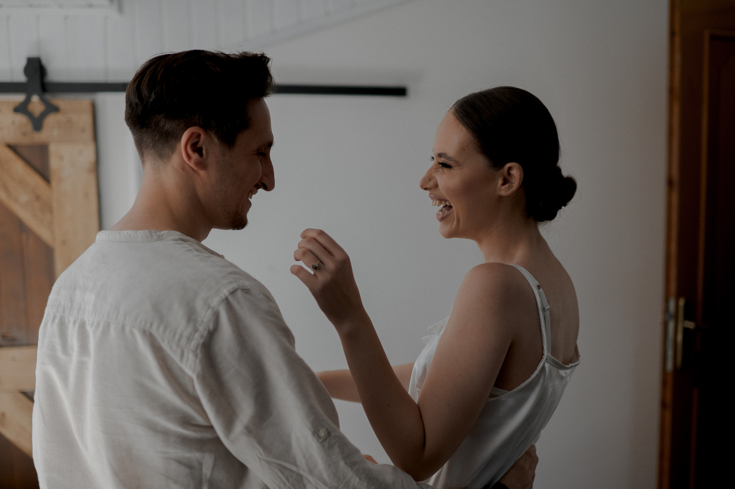 Boho barn wedding in Romania at Papadia Village, Dolj. Wedding photographer and videographer based in Timisoara, Romania