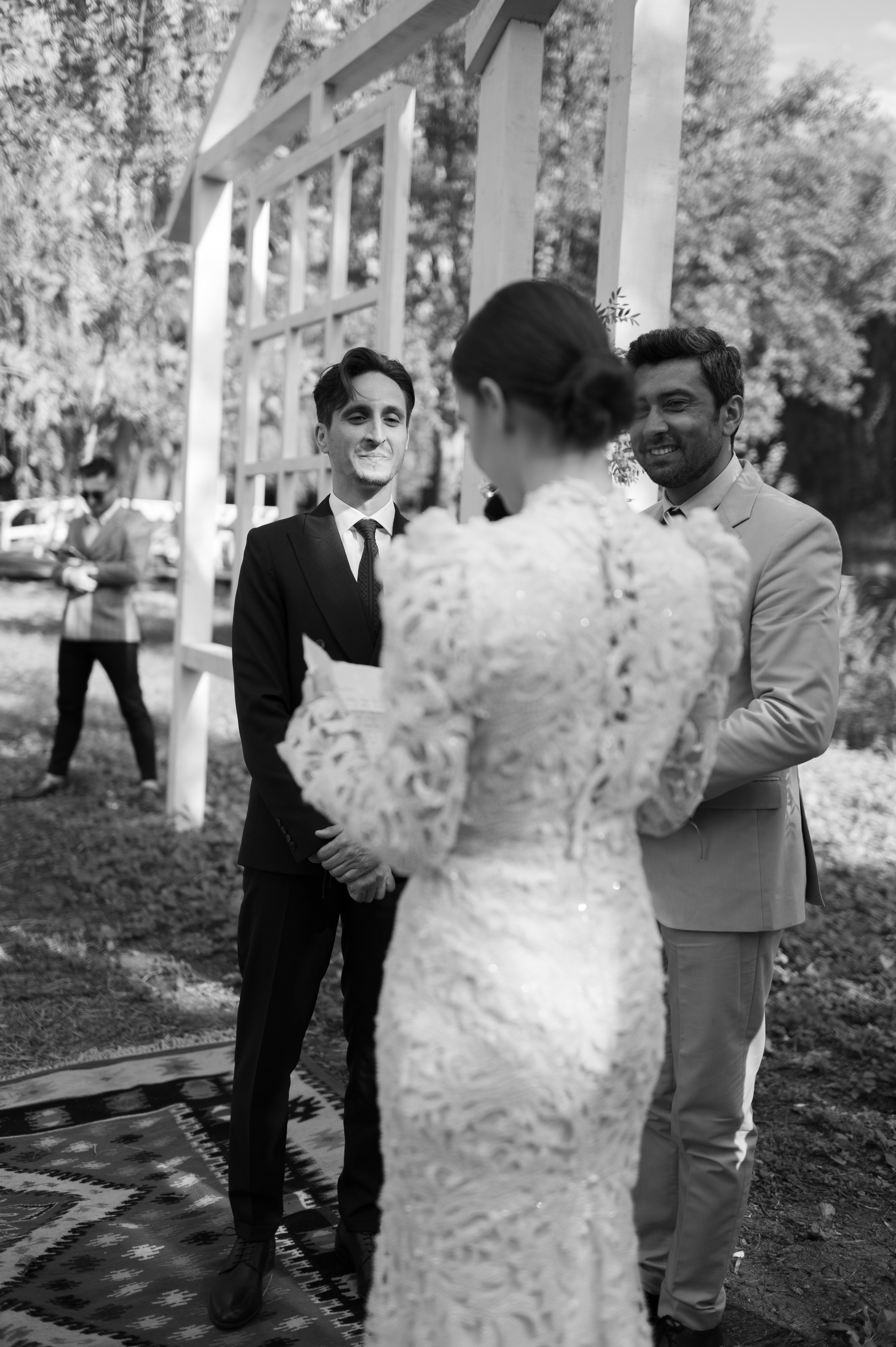 Boho barn wedding in Romania at Papadia Village, Dolj. Wedding photographer and videographer based in Timisoara, Romania