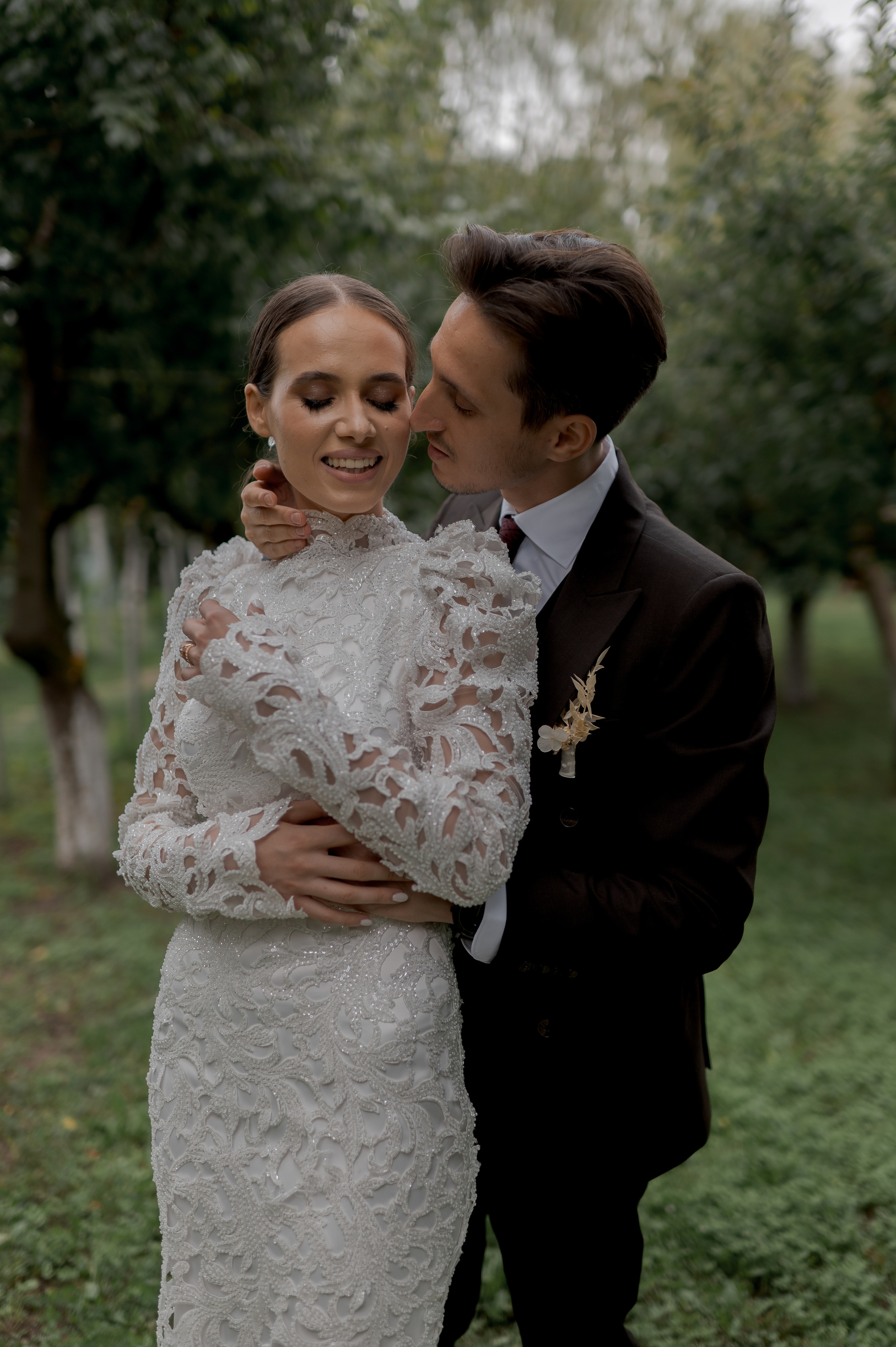 Boho barn wedding in Romania at Papadia Village, Dolj. Wedding photographer and videographer based in Timisoara, Romania