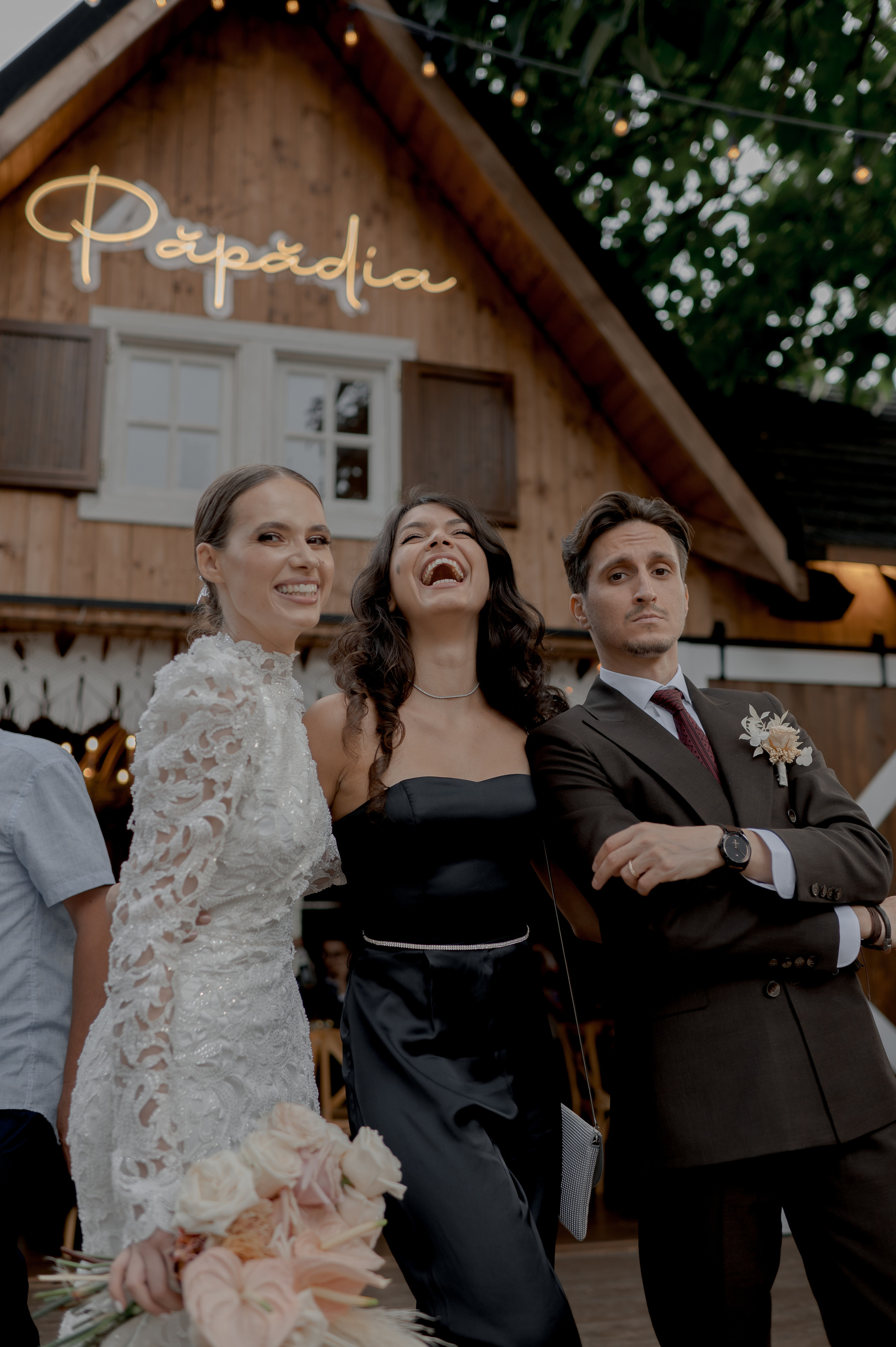 Boho barn wedding in Romania at Papadia Village, Dolj. Wedding photographer and videographer based in Timisoara, Romania