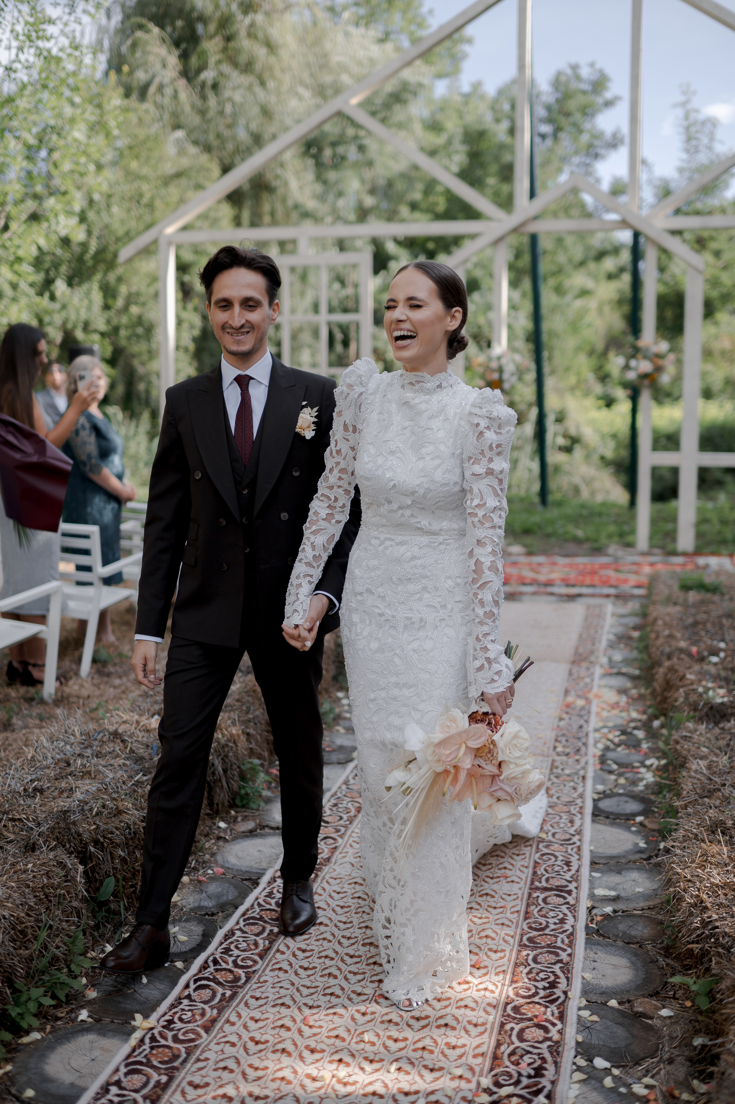 Boho barn wedding in Romania at Papadia Village, Dolj. Wedding photographer and videographer based in Timisoara, Romania