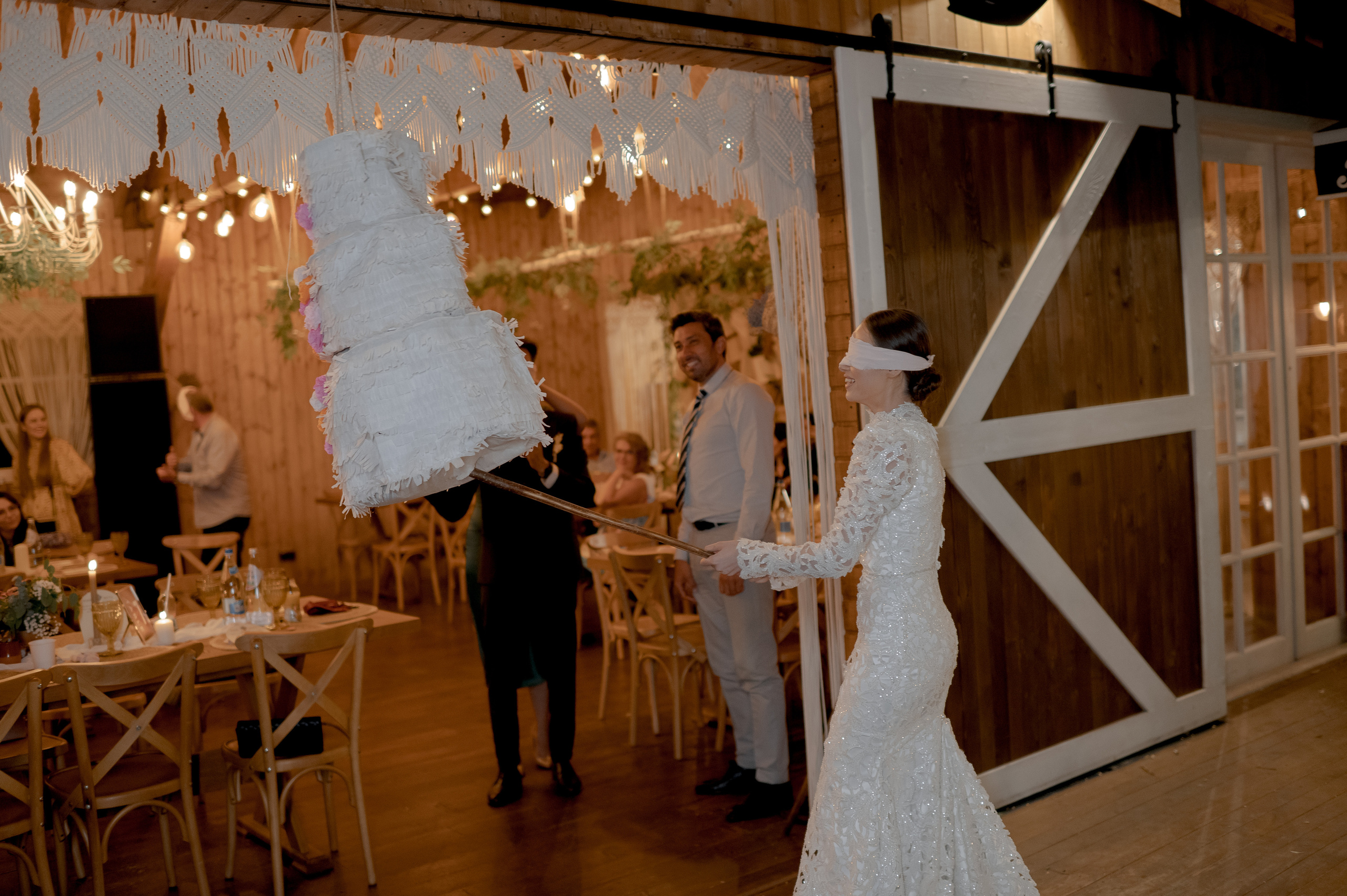 Boho barn wedding in Romania at Papadia Village, Dolj. Wedding photographer and videographer based in Timisoara, Romania