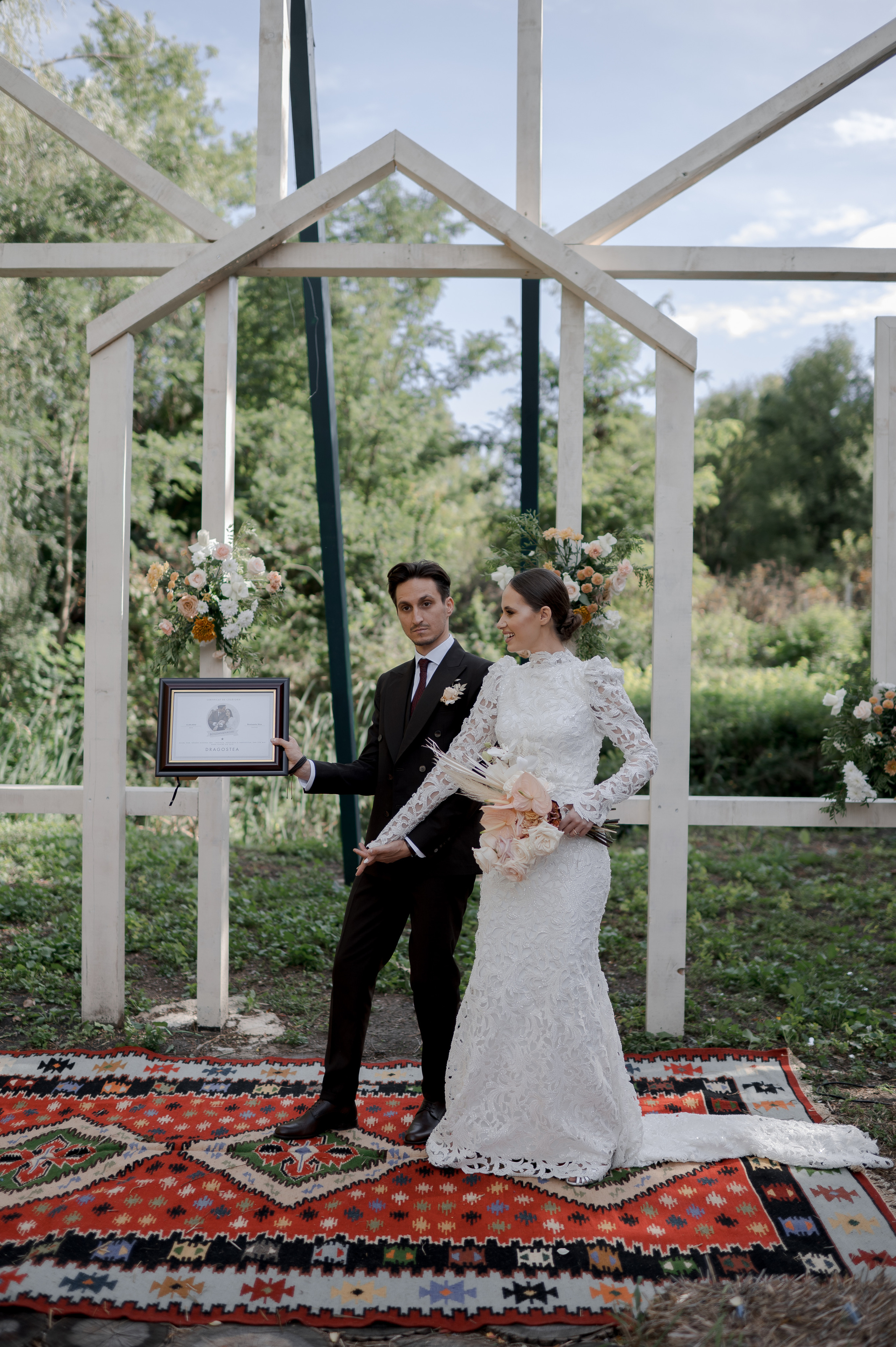 Boho barn wedding in Romania at Papadia Village, Dolj. Wedding photographer and videographer based in Timisoara, Romania