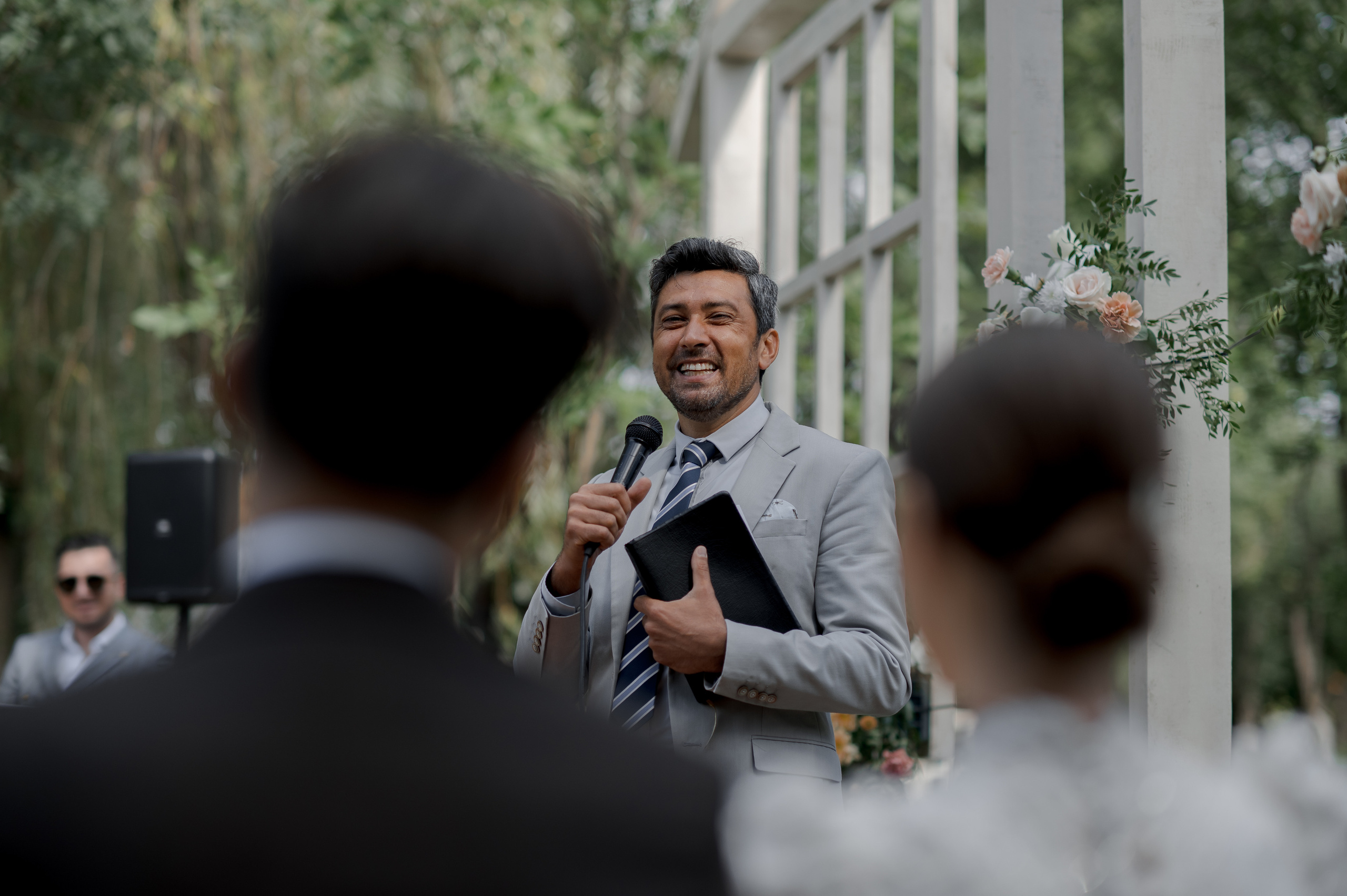 Boho barn wedding in Romania at Papadia Village, Dolj. Wedding photographer and videographer based in Timisoara, Romania