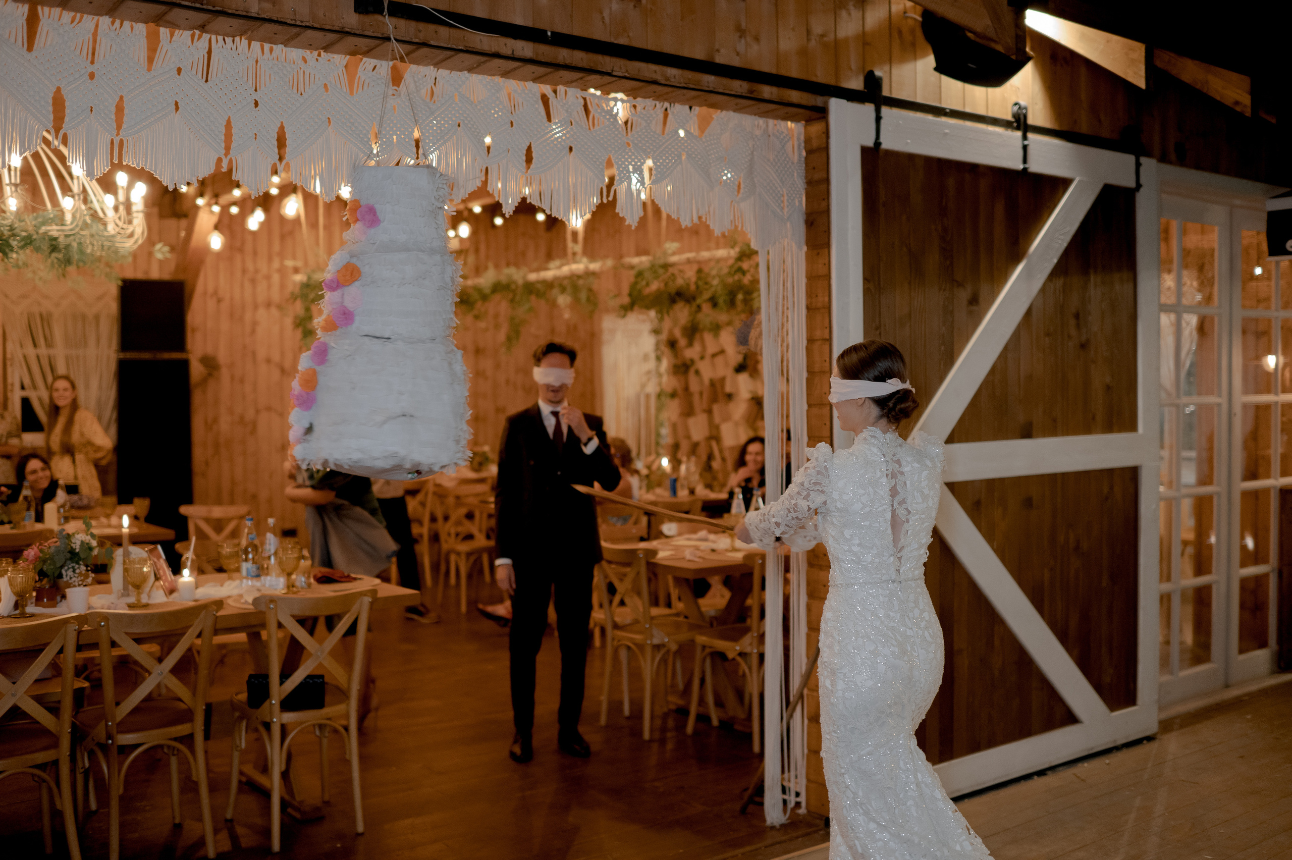Boho barn wedding in Romania at Papadia Village, Dolj. Wedding photographer and videographer based in Timisoara, Romania