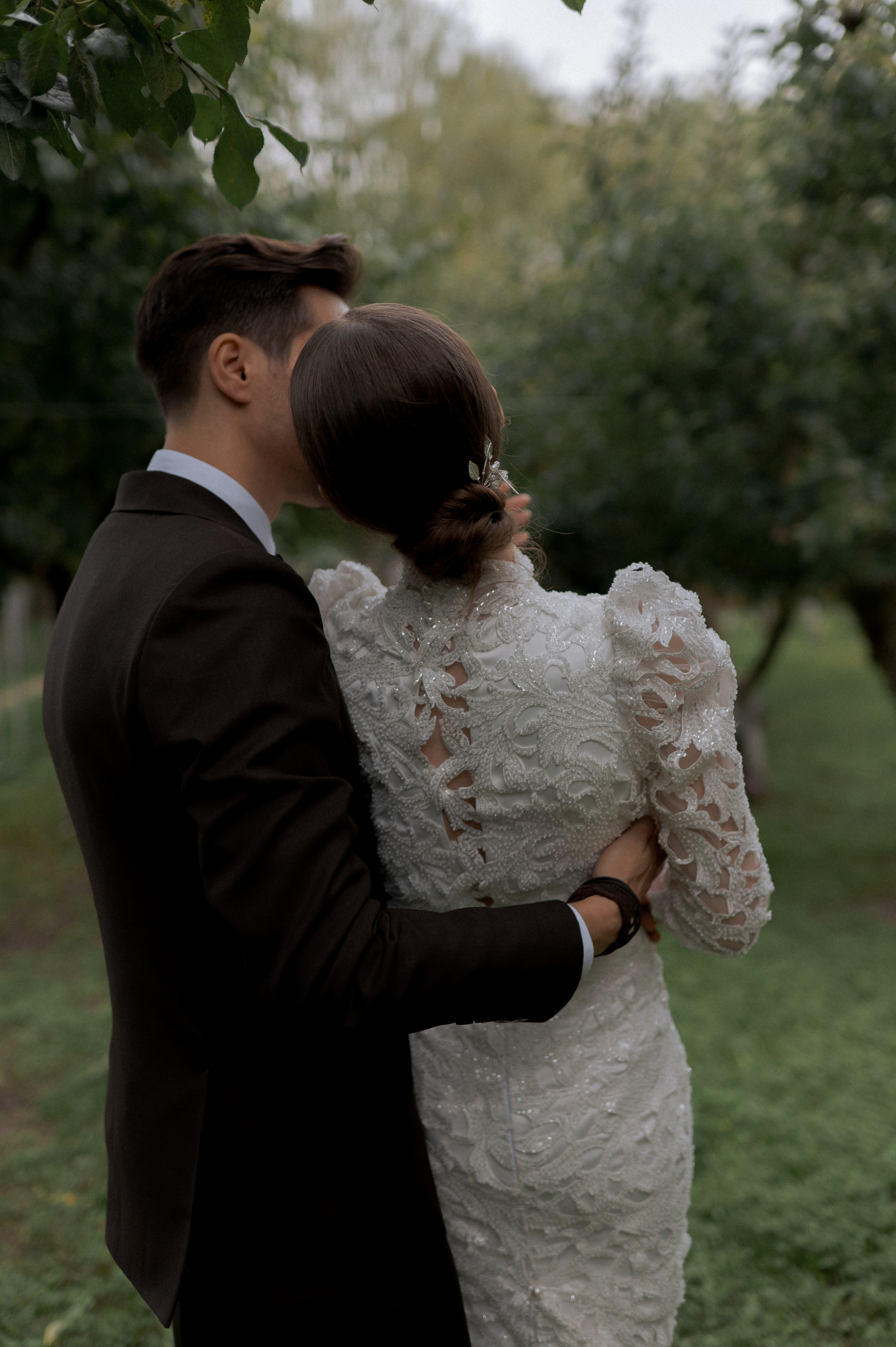 Boho barn wedding in Romania at Papadia Village, Dolj. Wedding photographer and videographer based in Timisoara, Romania
