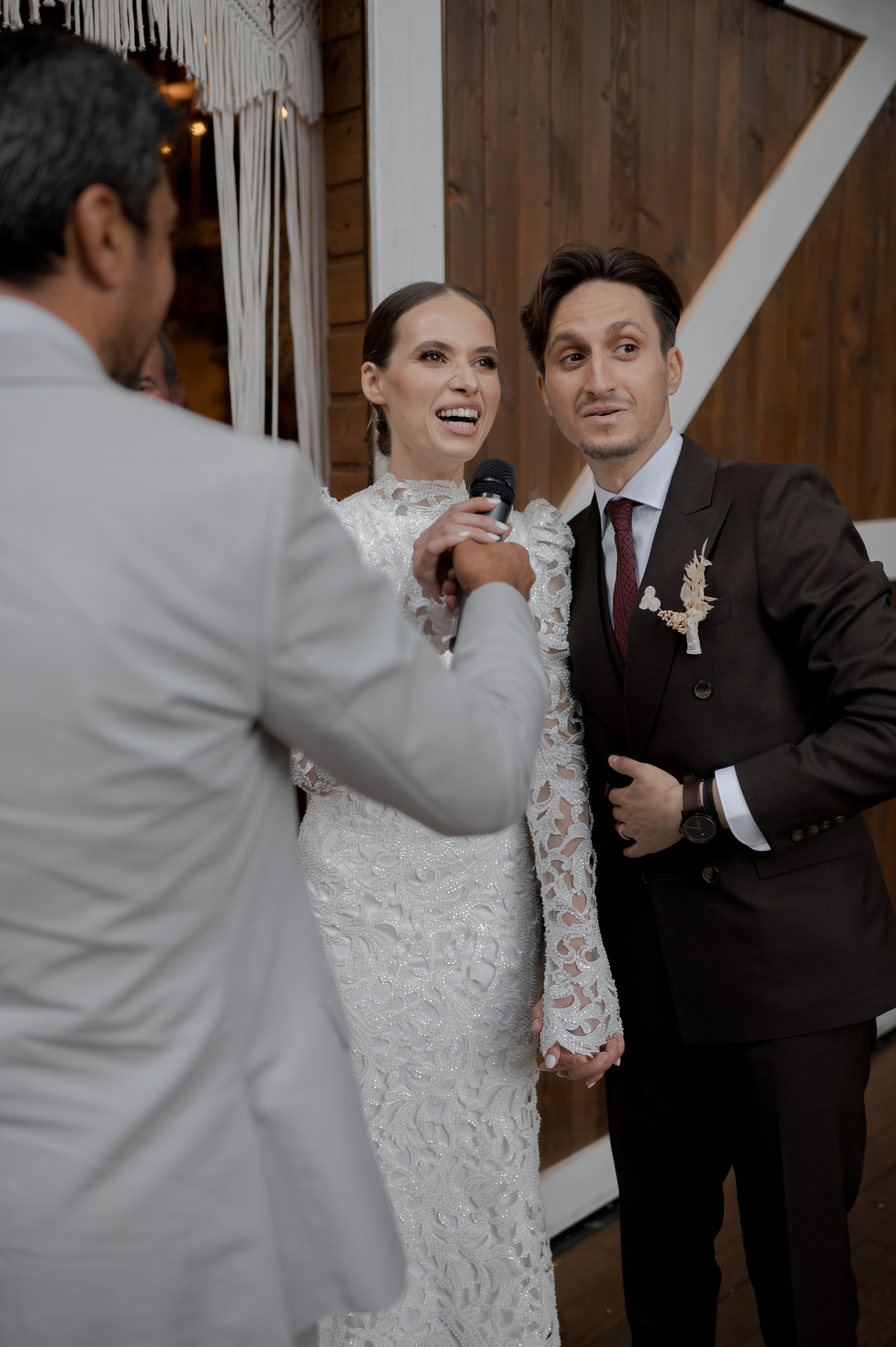 Boho barn wedding in Romania at Papadia Village, Dolj. Wedding photographer and videographer based in Timisoara, Romania