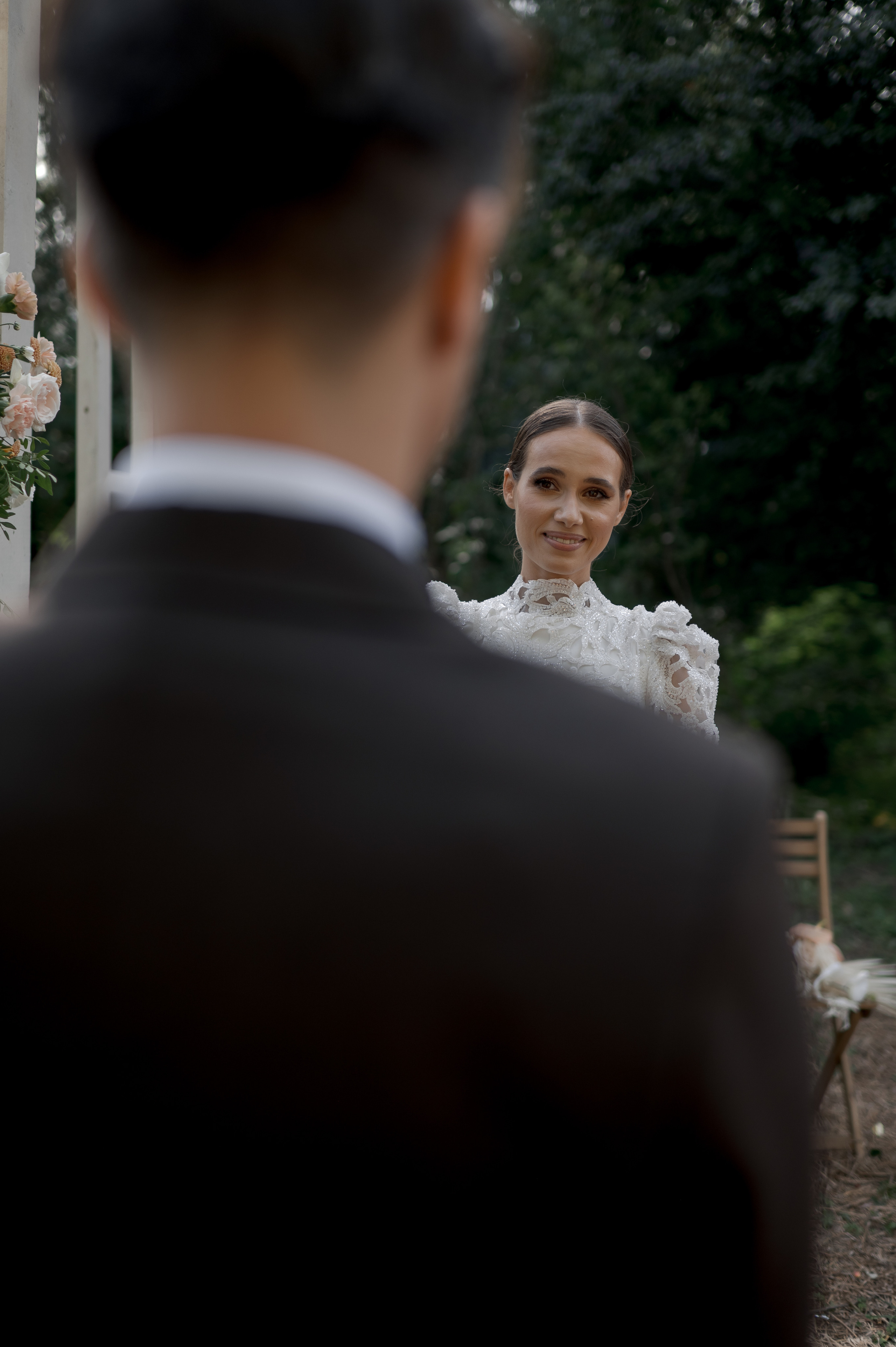 Boho barn wedding in Romania at Papadia Village, Dolj. Wedding photographer and videographer based in Timisoara, Romania