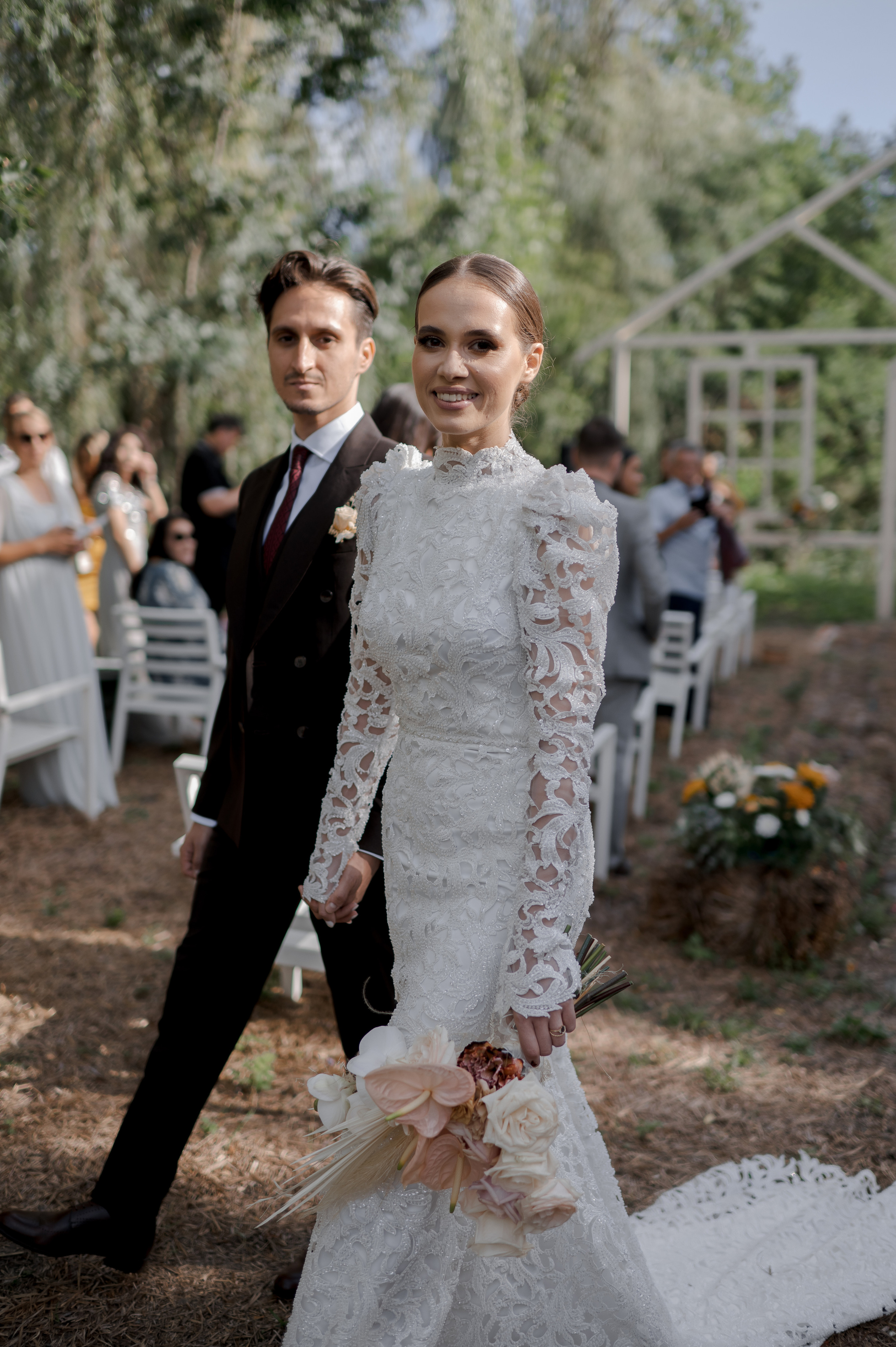 Boho barn wedding in Romania at Papadia Village, Dolj. Wedding photographer and videographer based in Timisoara, Romania