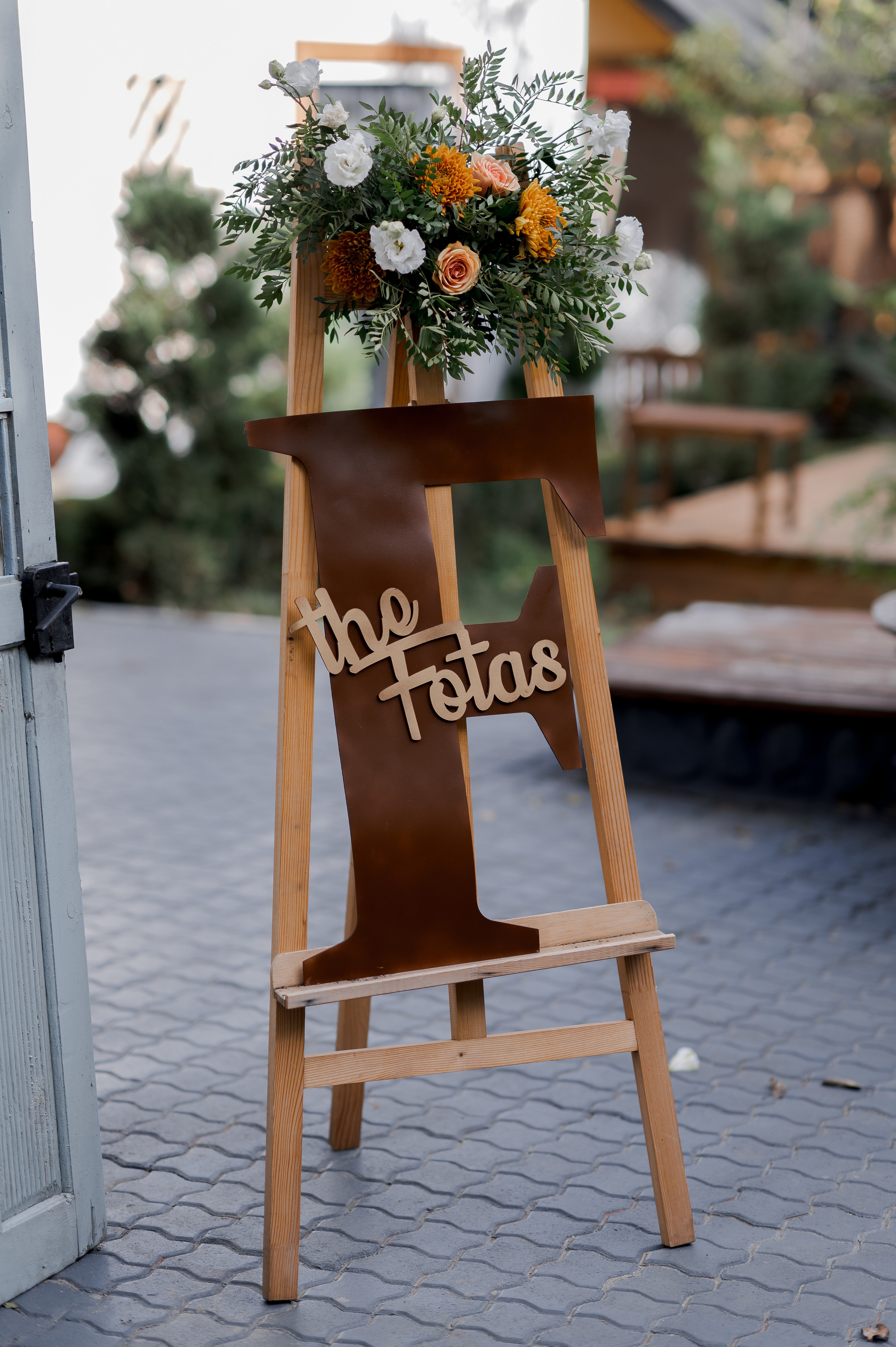 Boho barn wedding in Romania at Papadia Village, Dolj. Wedding photographer and videographer based in Timisoara, Romania